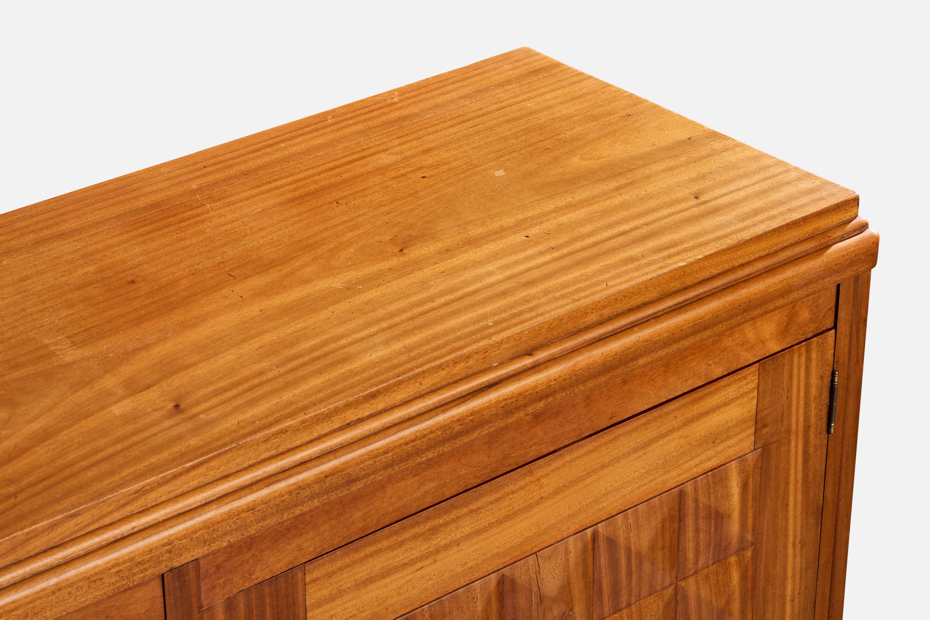 Armadio di design francese, mogano, ottone, Francia, anni '30 in vendita 1