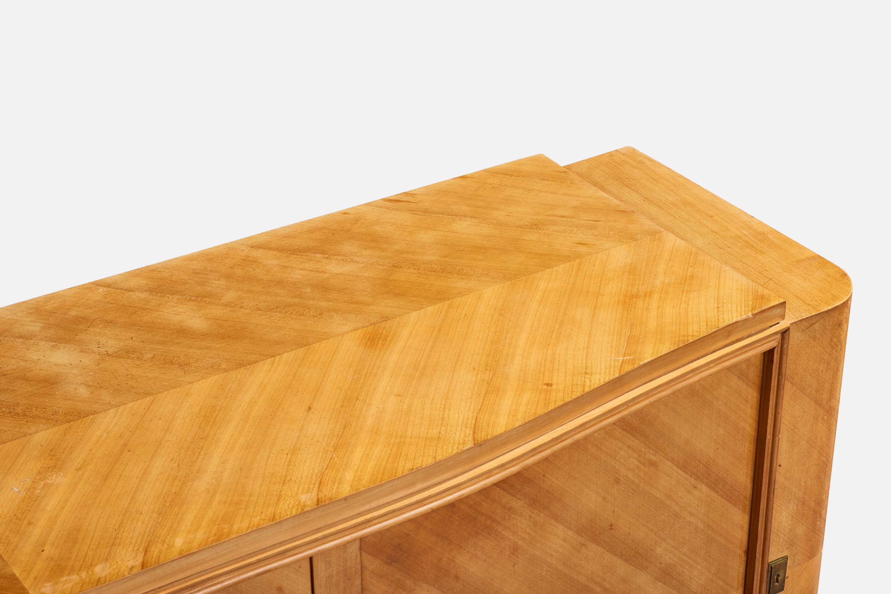 Armadio di design francese, sicomoro, ottone, Francia, 1950 in vendita 3