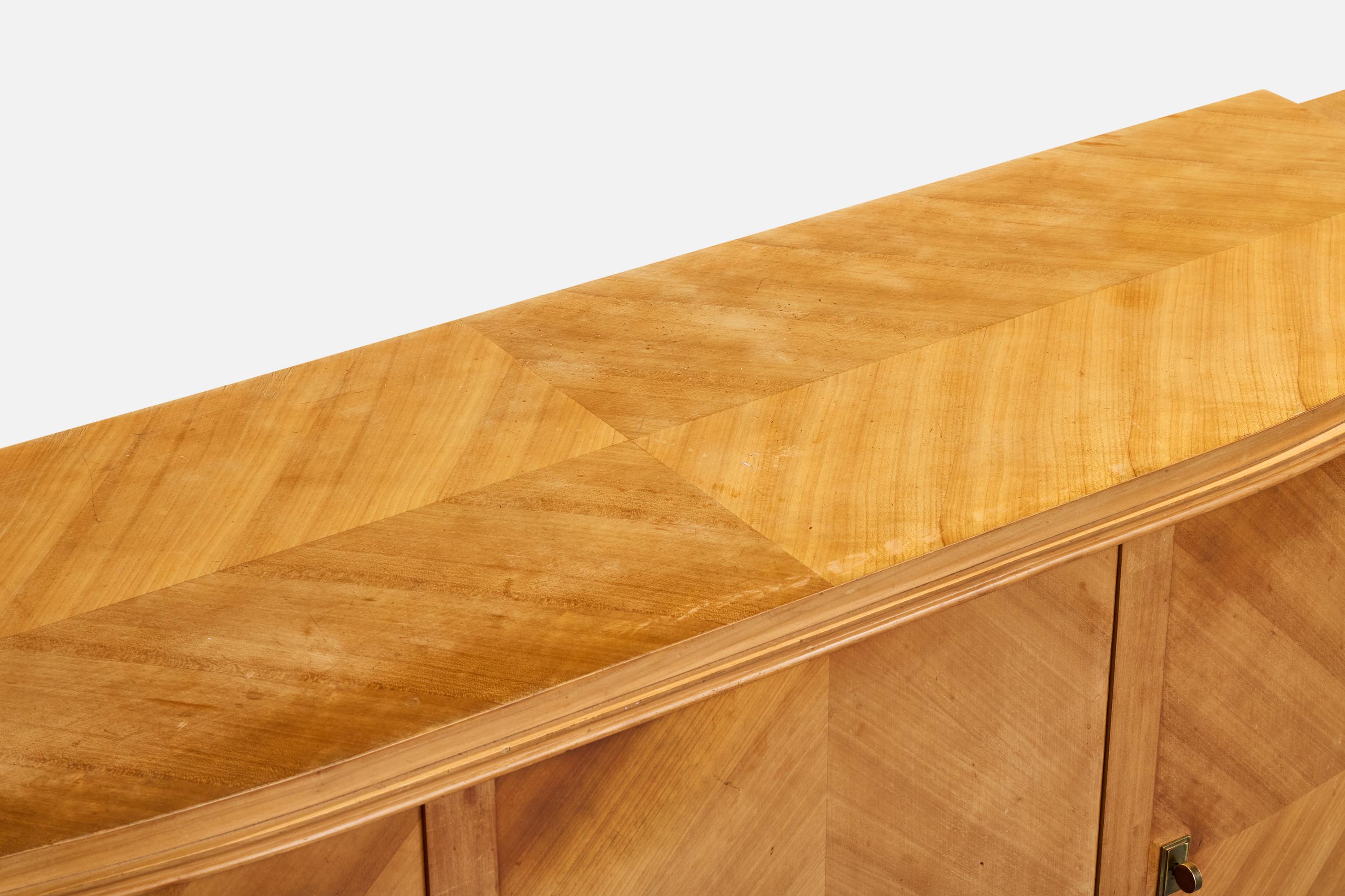 Armadio di design francese, sicomoro, ottone, Francia, 1950 in vendita 4
