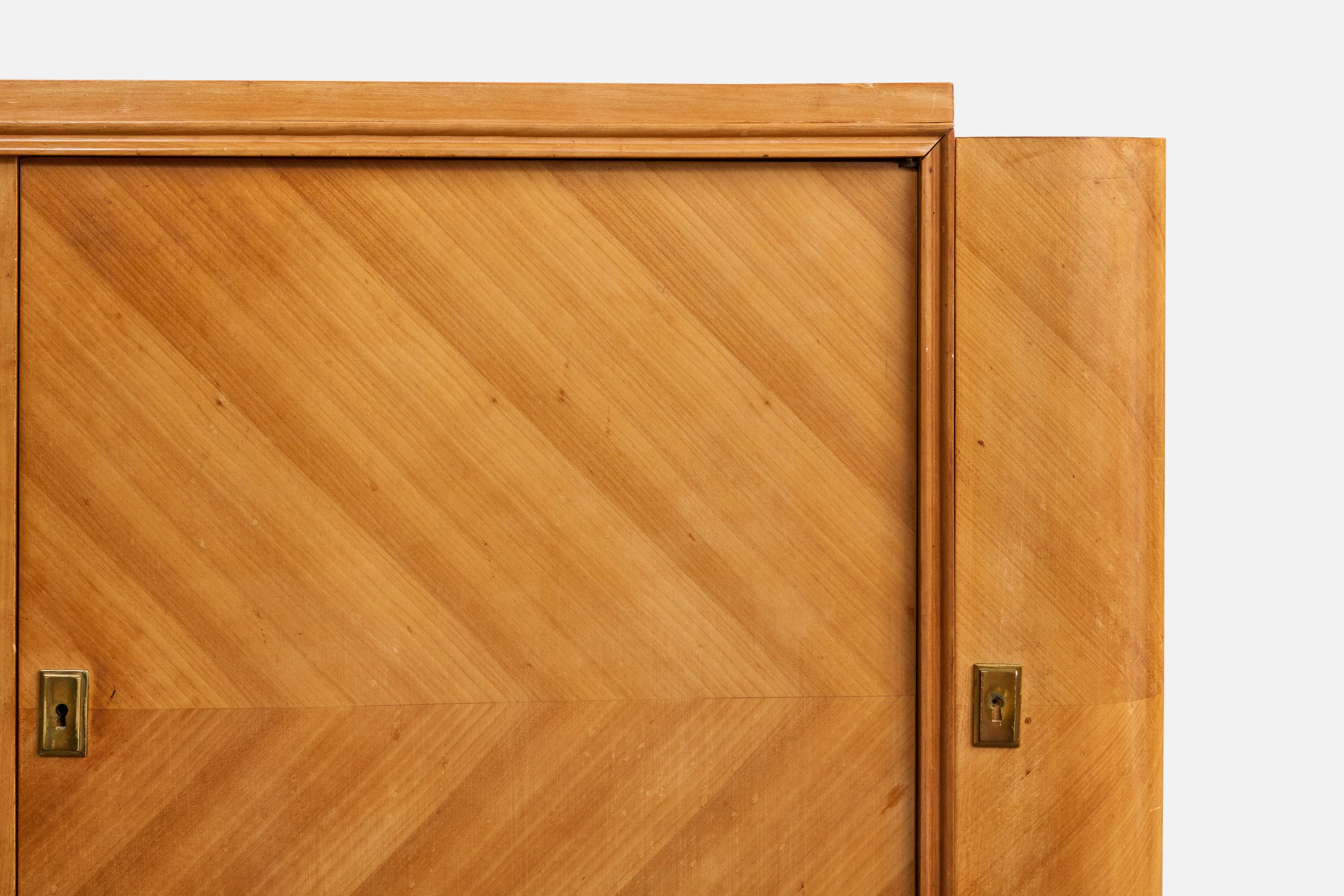 Armadio di design francese, sicomoro, ottone, Francia, 1950 in vendita 7