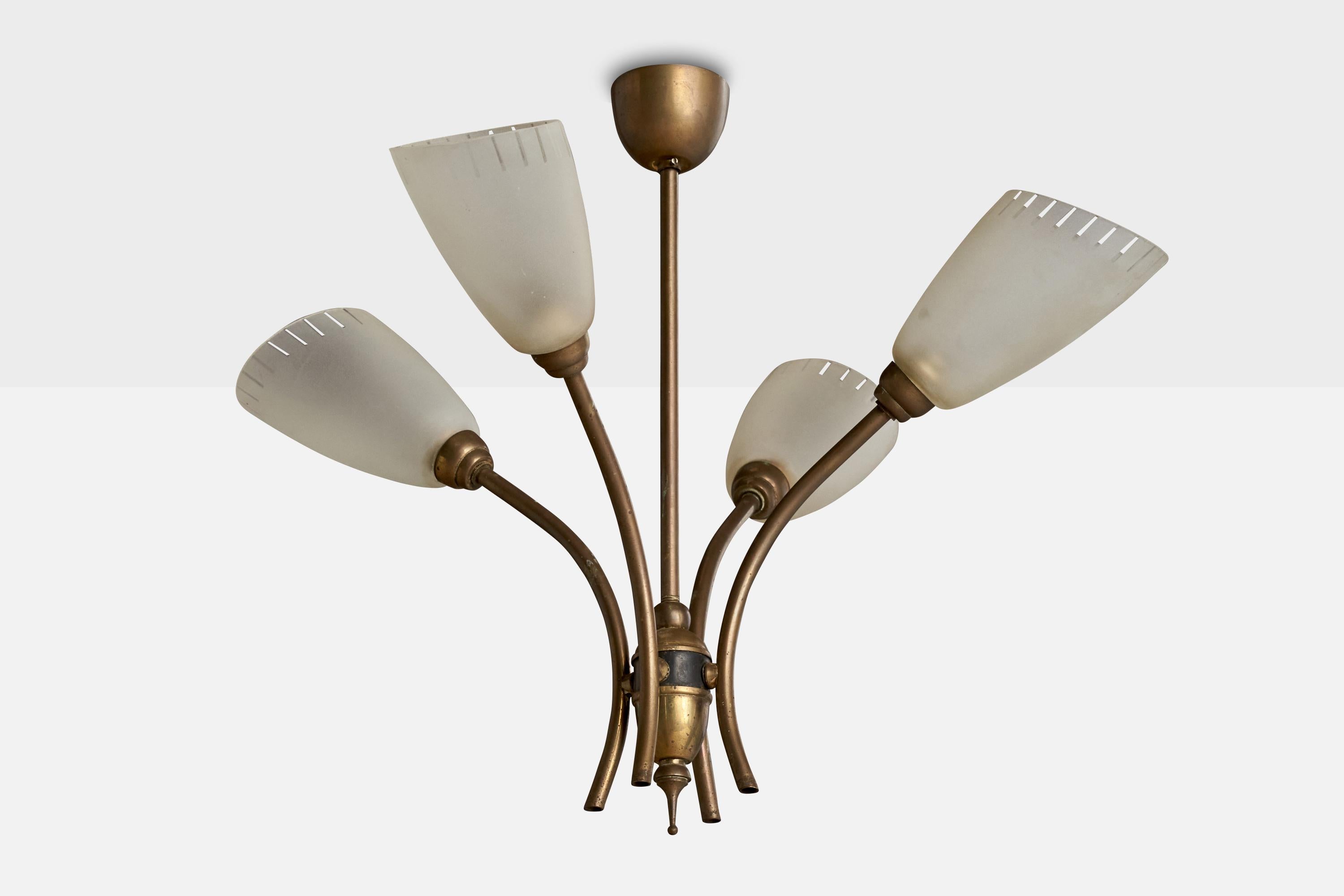 Lampadario in ottone e vetro acidato progettato e prodotto in Francia, anni '50 circa.

Dimensioni complessive (pollici): 17,125
