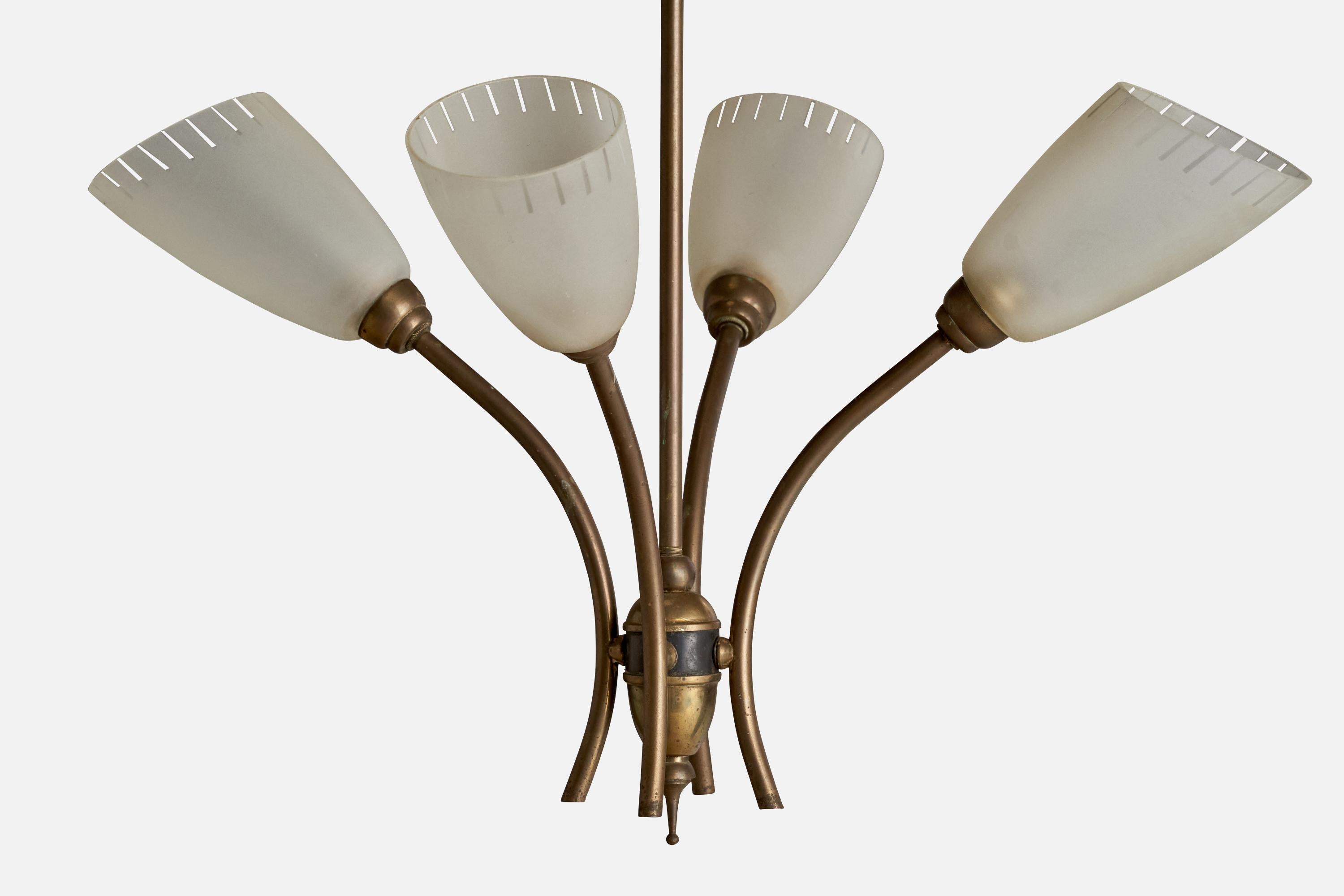 Metà XX secolo Designer francese, lampadario, ottone, vetro, Francia, anni '1950 in vendita