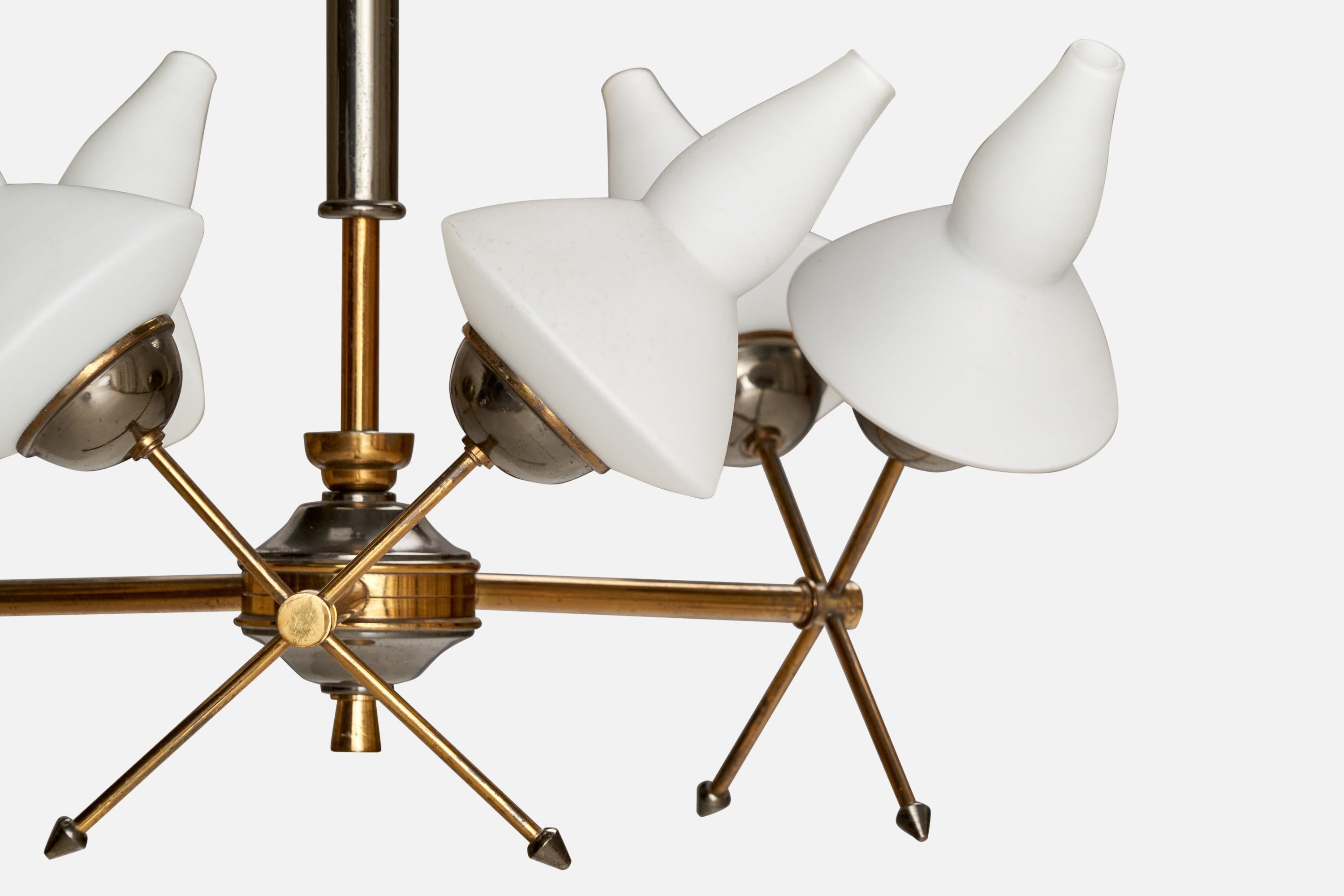 Metallo Lampadario di design francese, ottone, metallo, vetro, Francia, anni '50 in vendita