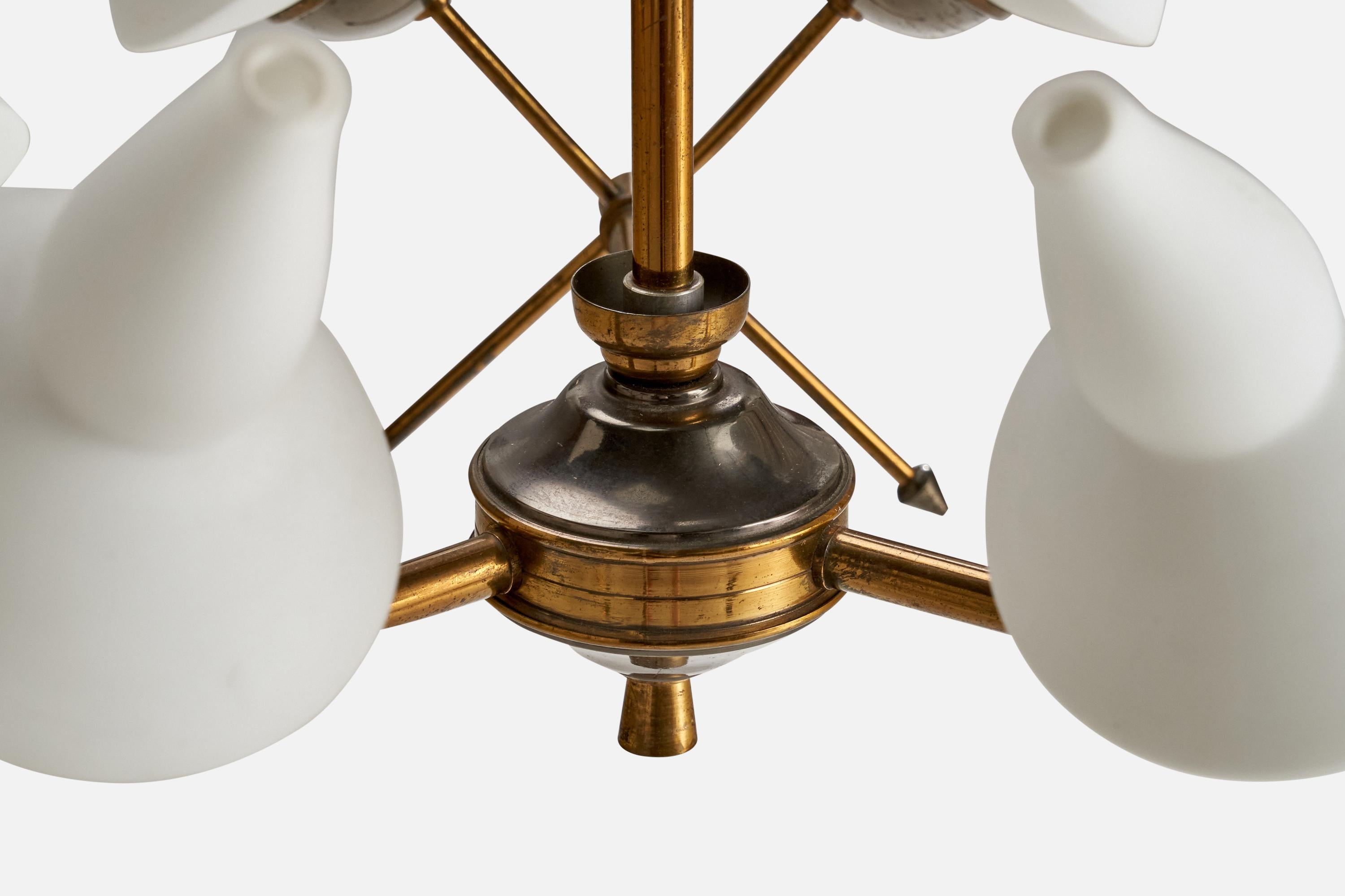 Lampadario di design francese, ottone, metallo, vetro, Francia, anni '50 in vendita 1