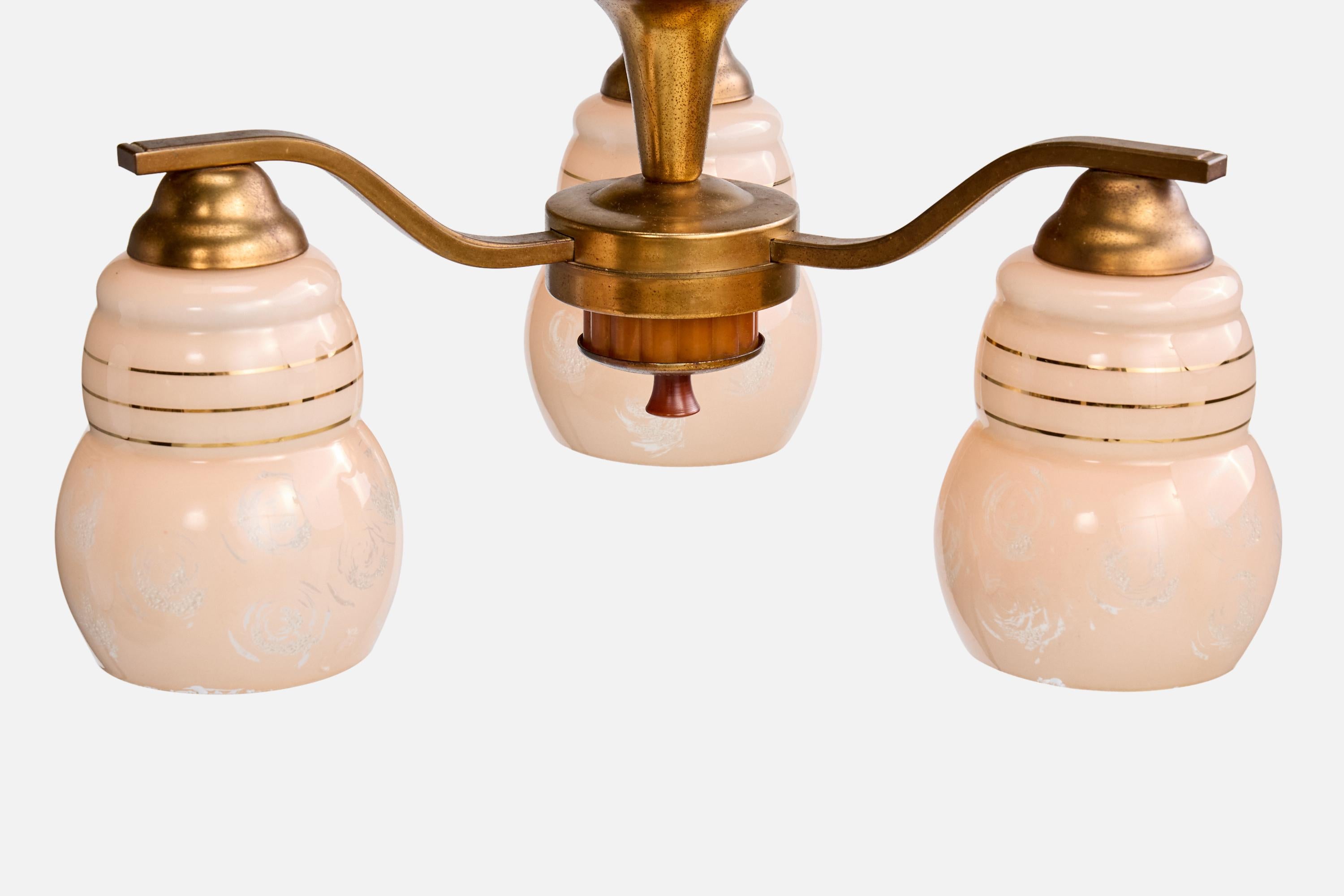 Francese Designer francese, lampadario, ottone, legno, vetro, Francia, anni '40 in vendita
