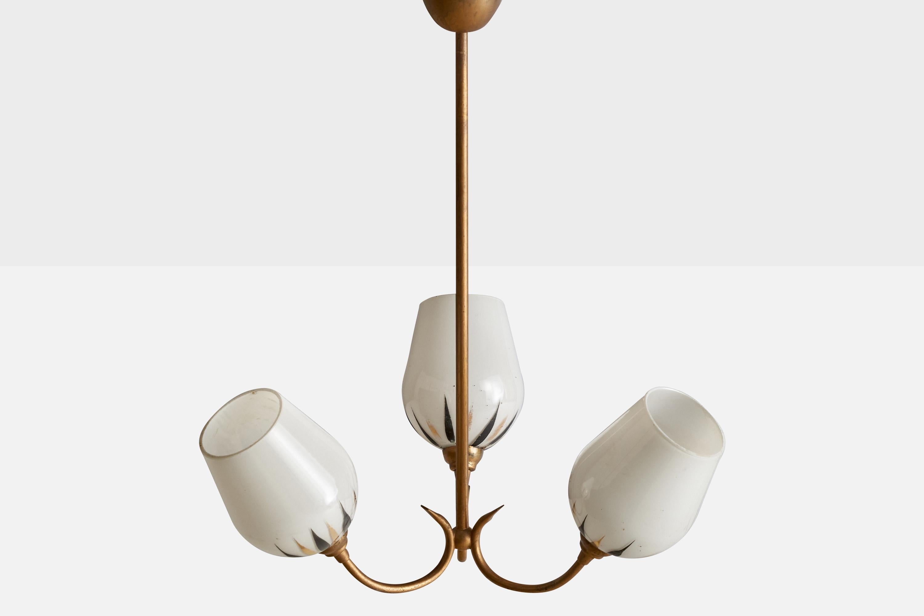 Designer francese, lampadario, metallo, vetro, Francia, anni '50 In condizioni buone in vendita a High Point, NC