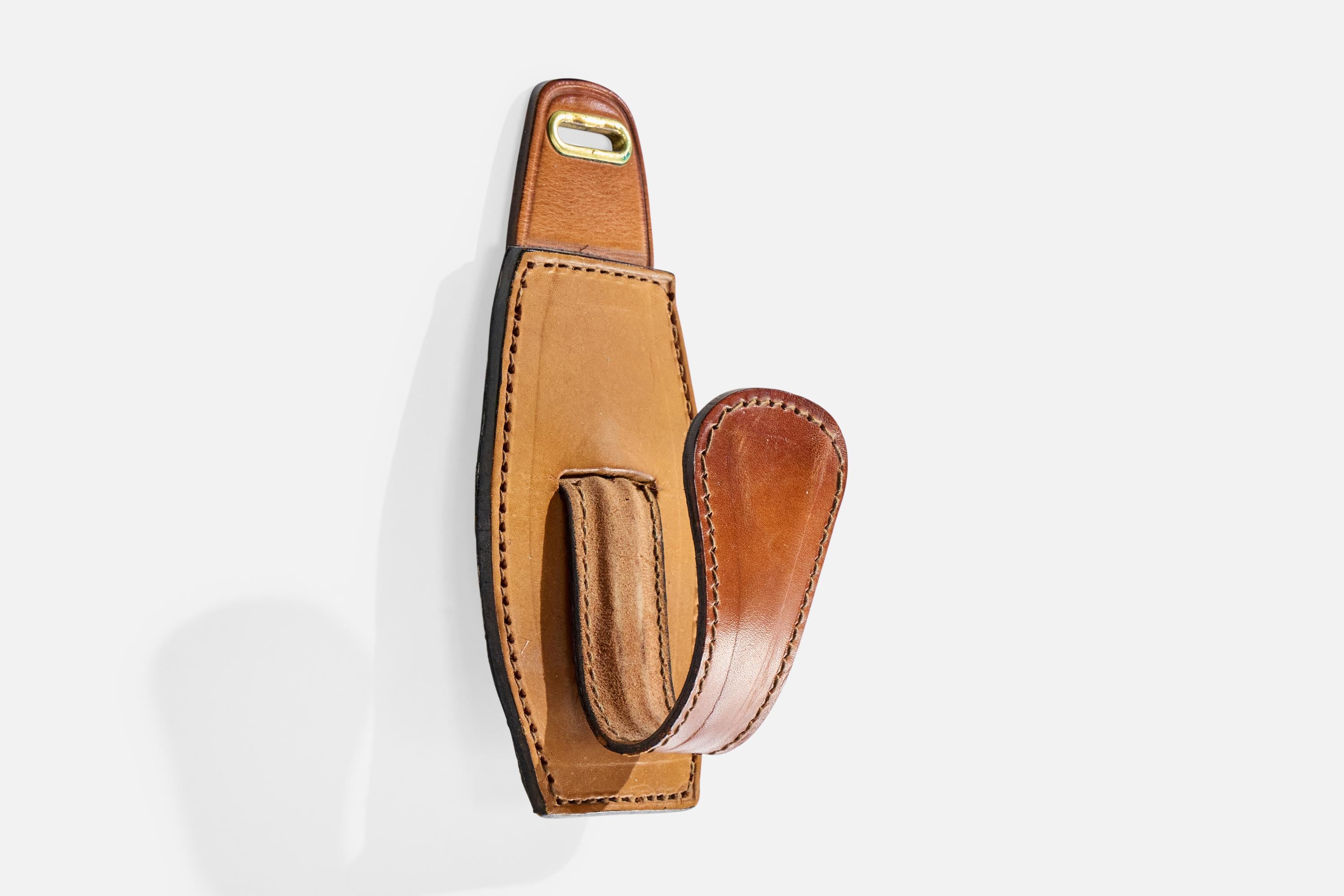 Français Design/One, cintres, cuir, laiton, France, années 1950 en vente