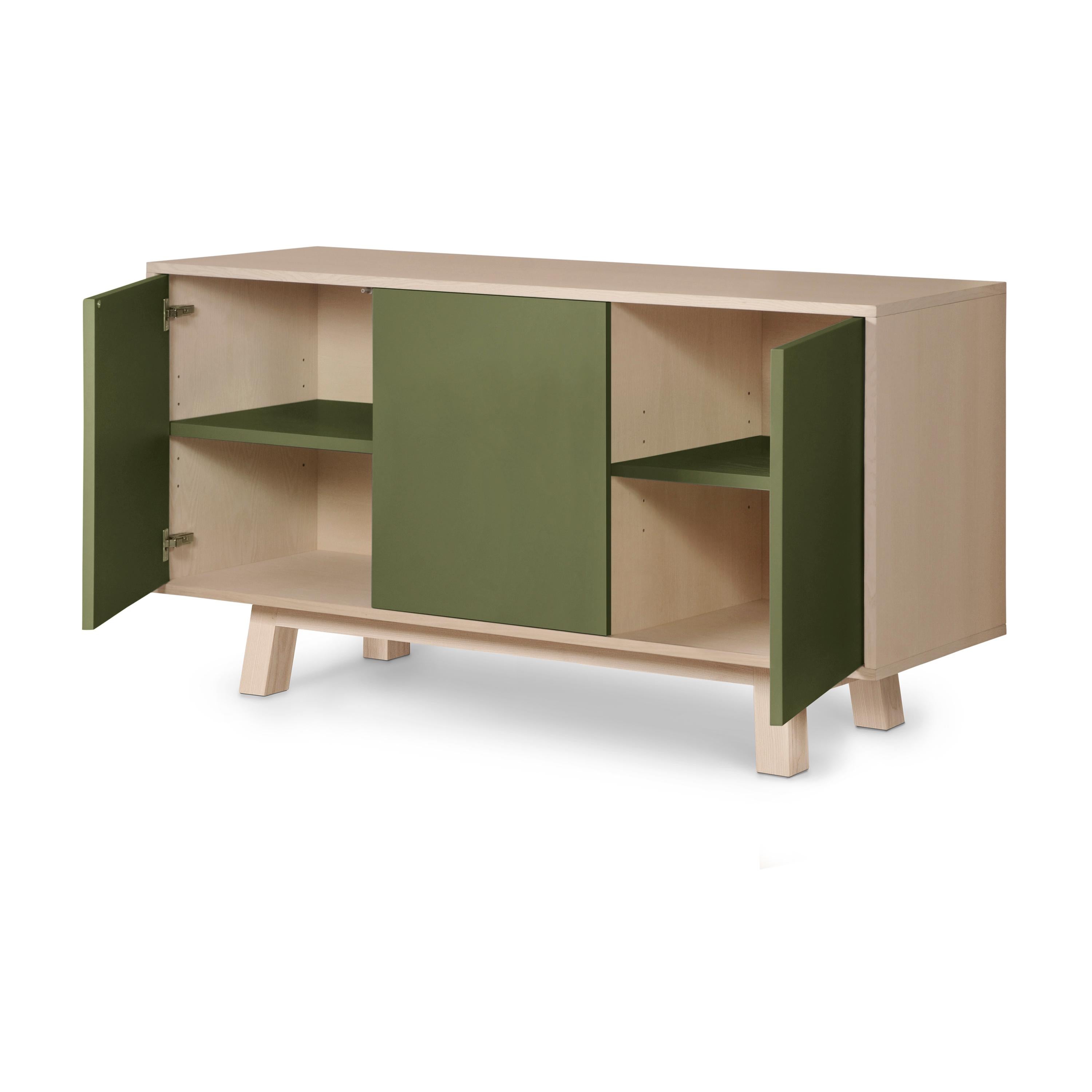Scandinave moderne Buffet vert à 3 portes personnalisable, d'Eric Gizard Paris en vente