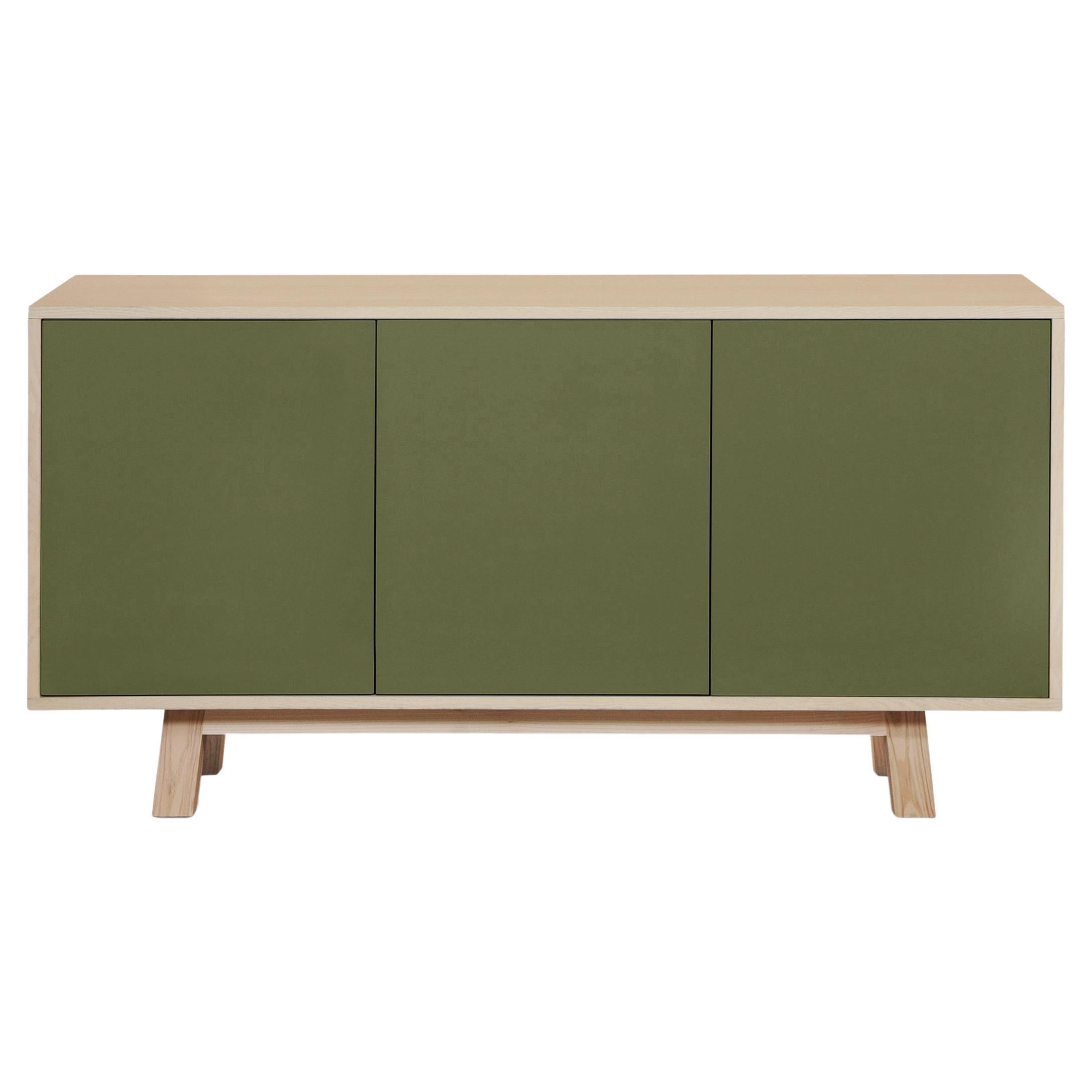 Aparador verde de 3 puertas personalizable de diseño francés, por Eric Gizard Paris