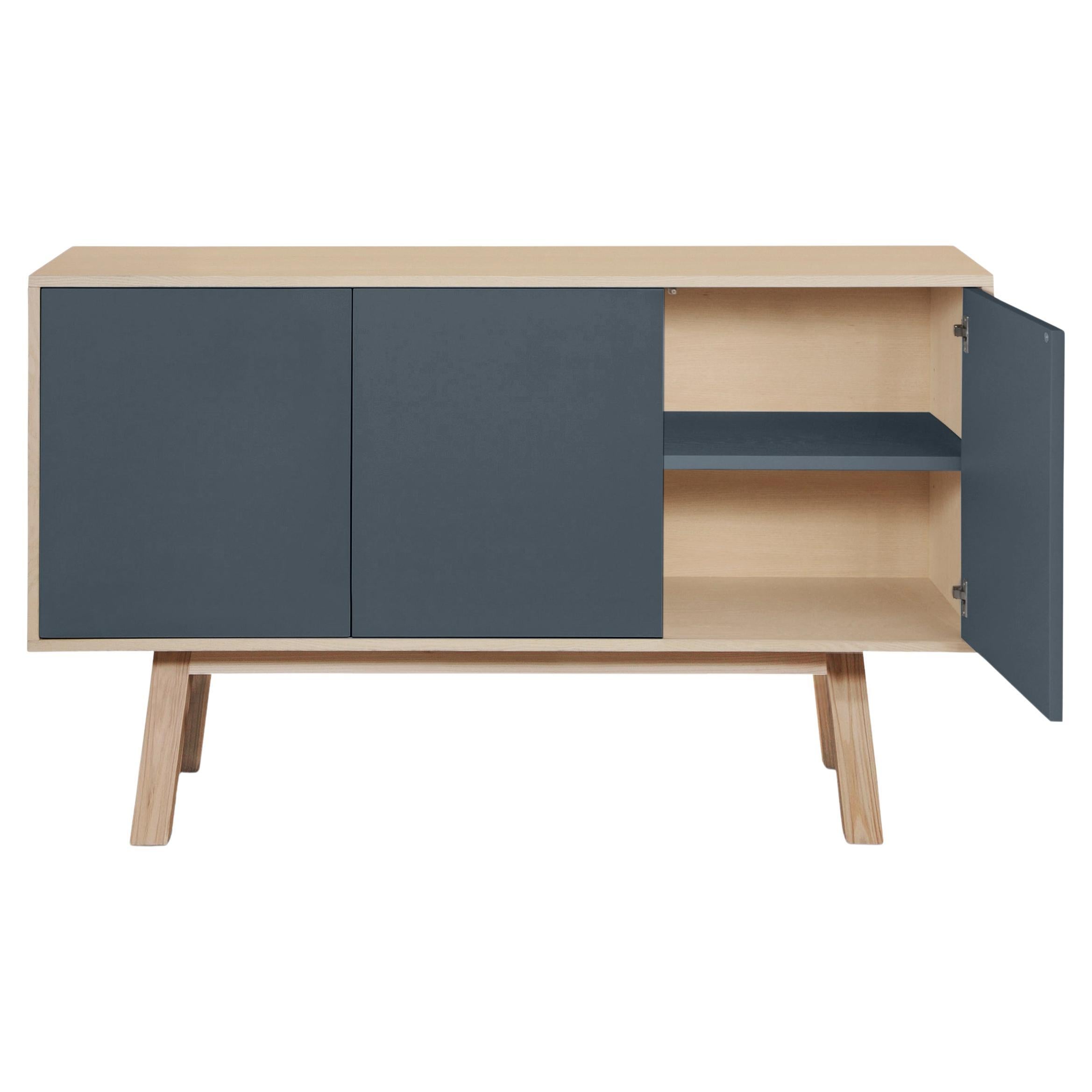 Aparador de 3 puertas azul oscuro de diseño francés, por Eric Gizard París