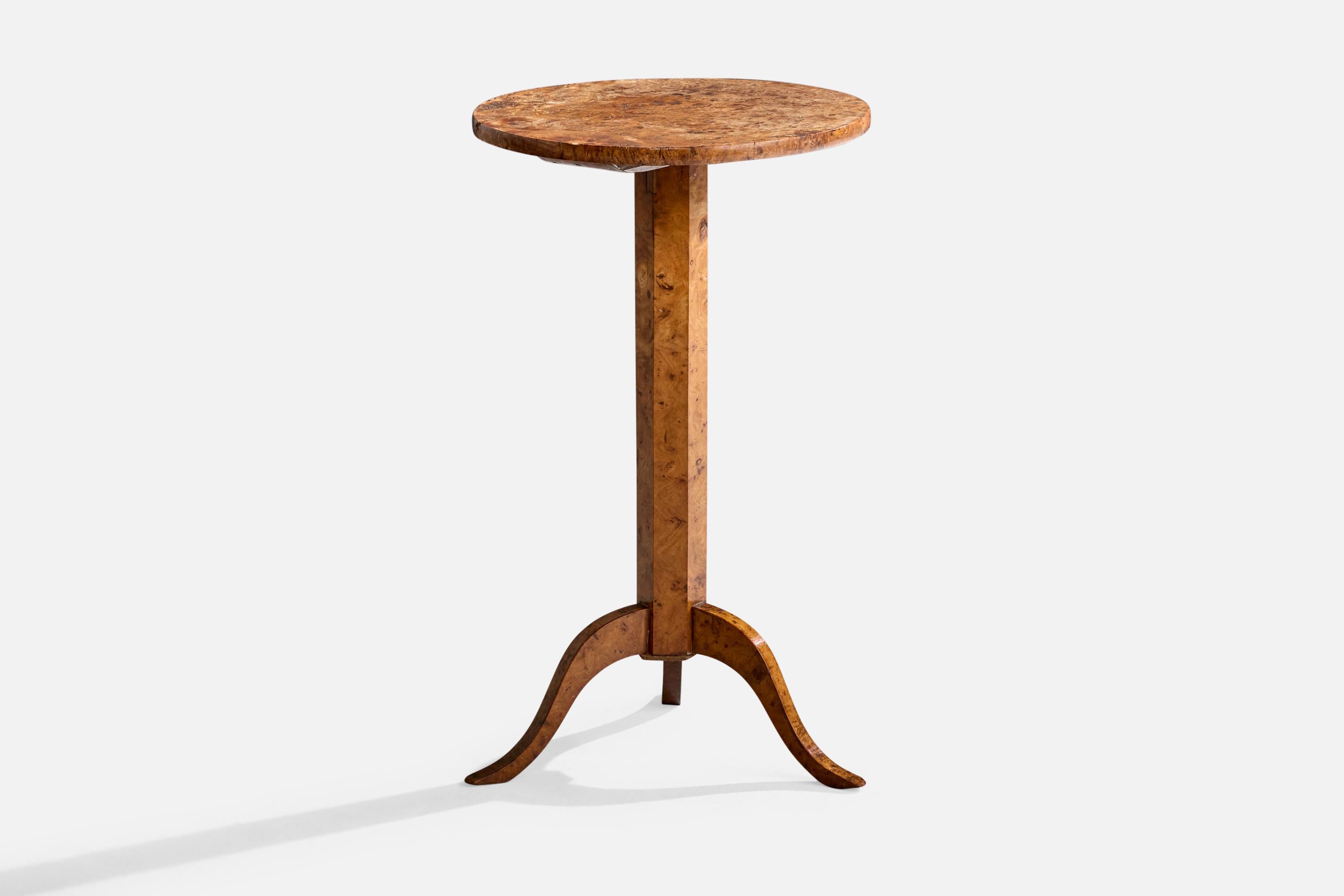 A burl wood end table or side table designed and produced in France, c. 1920s.

Overall Dimensions (inches): 26.75