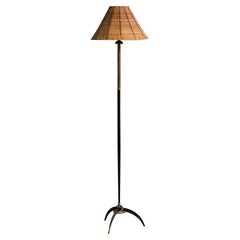 Französischer Designer, Stehlampe, Messing, Metall, Rattan, Frankreich, 1950er Jahre