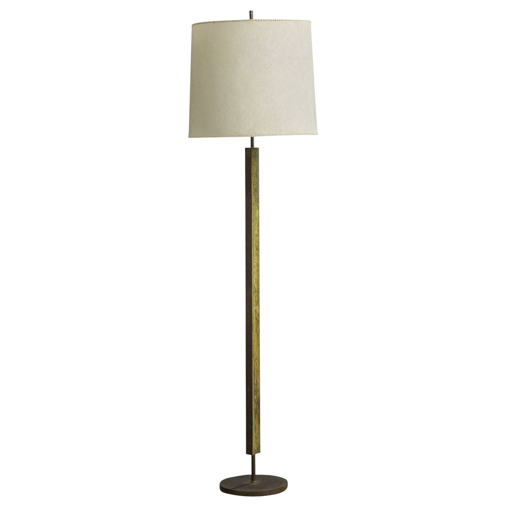 Lampada da terra di design francese, ottone, pergamena, Francia, anni '50