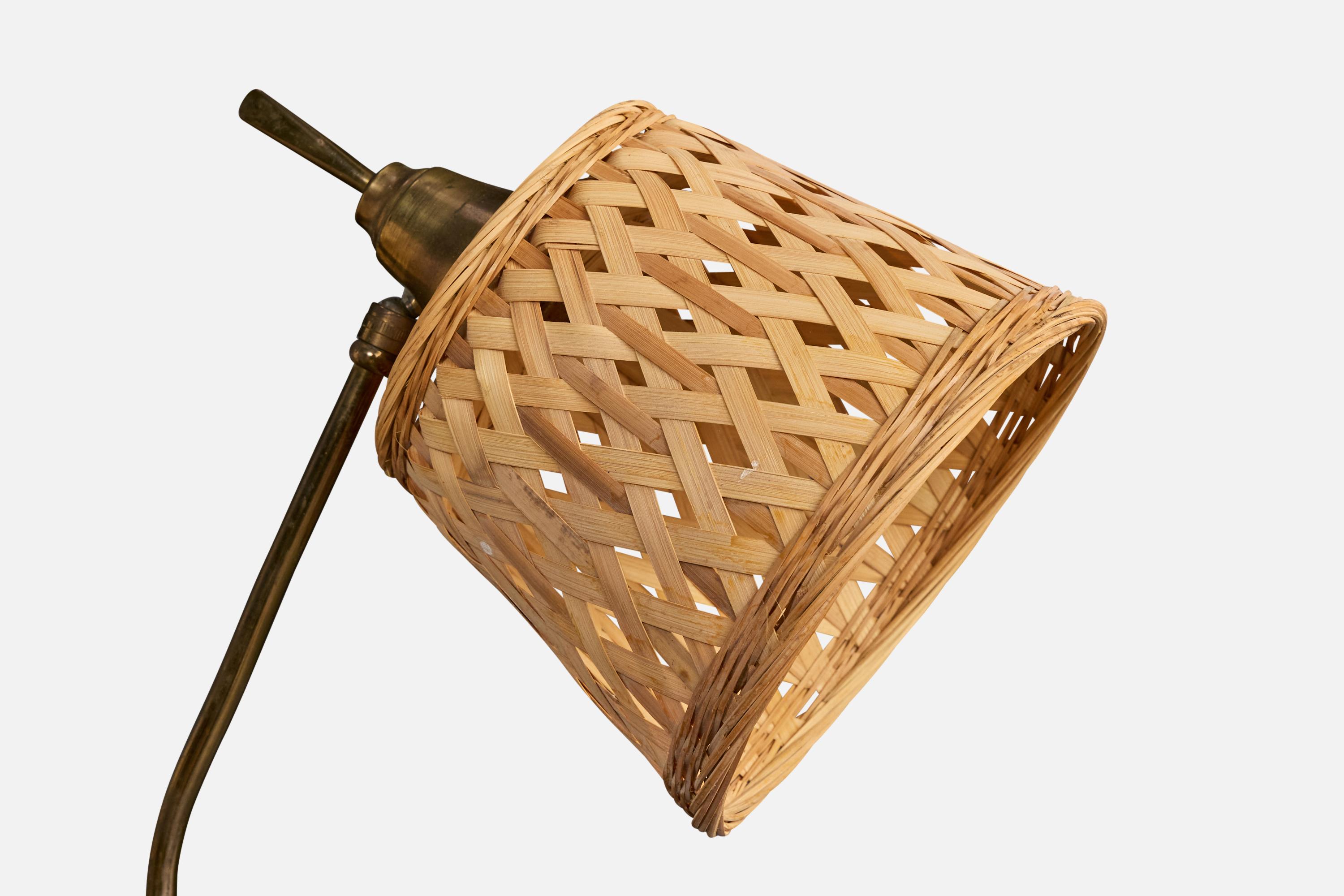 Diseñador francés, lámpara de pie, latón, ratán, Francia, años 50 Francés en venta