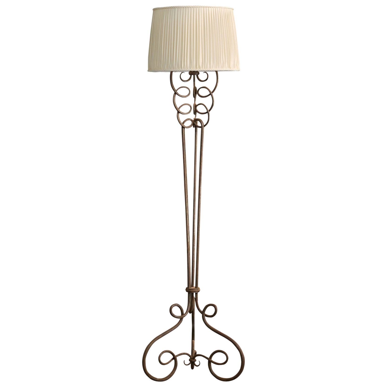 Lampada da terra di design francese, ferro, tessuto, Francia, anni '30