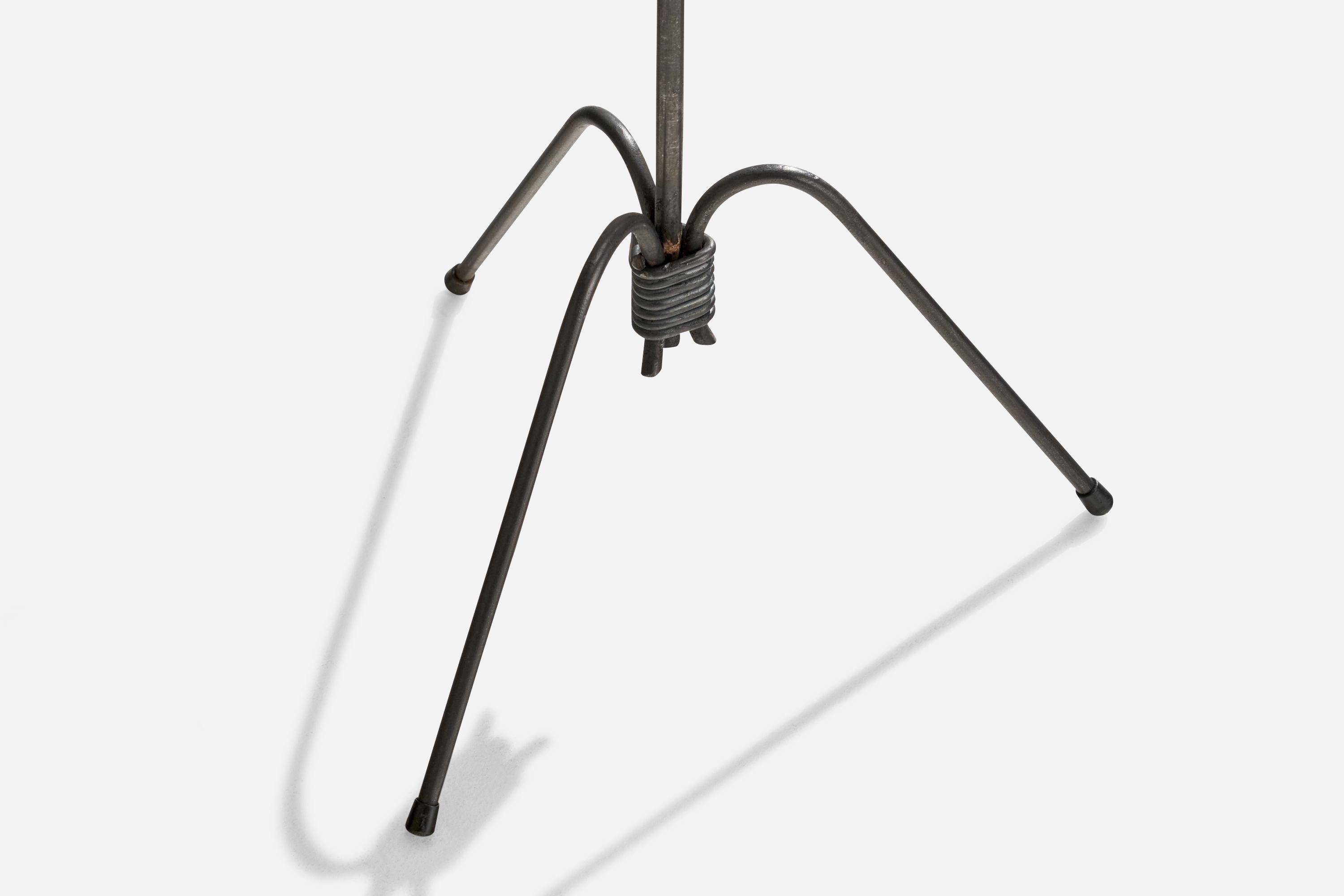 French Designer, Floor Lamp, Metal, Iron, France, 1940s For Sale 1