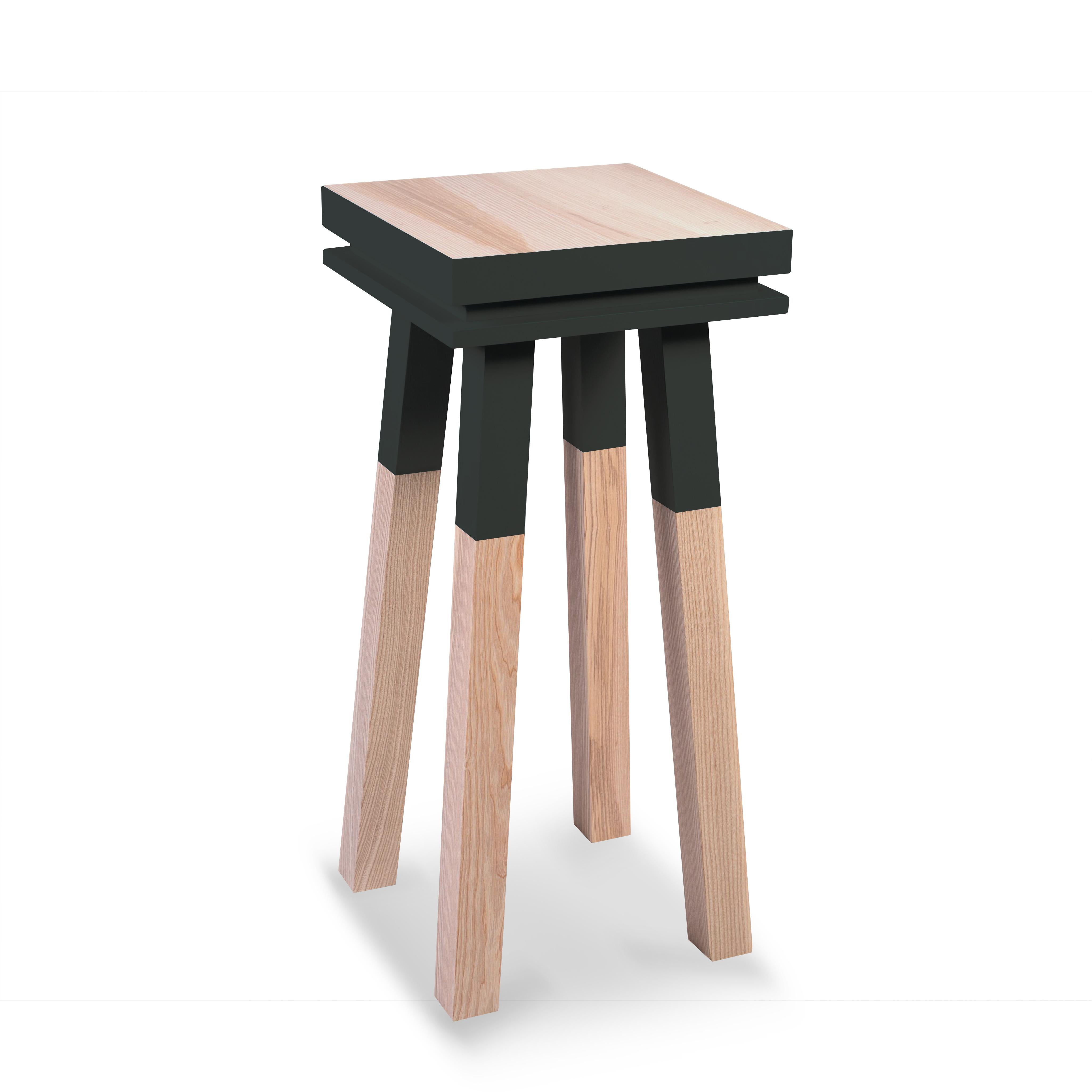 Mesa de pedestal artesanal de diseño francés en madera maciza de Eric Gizard, París Ceniza en venta