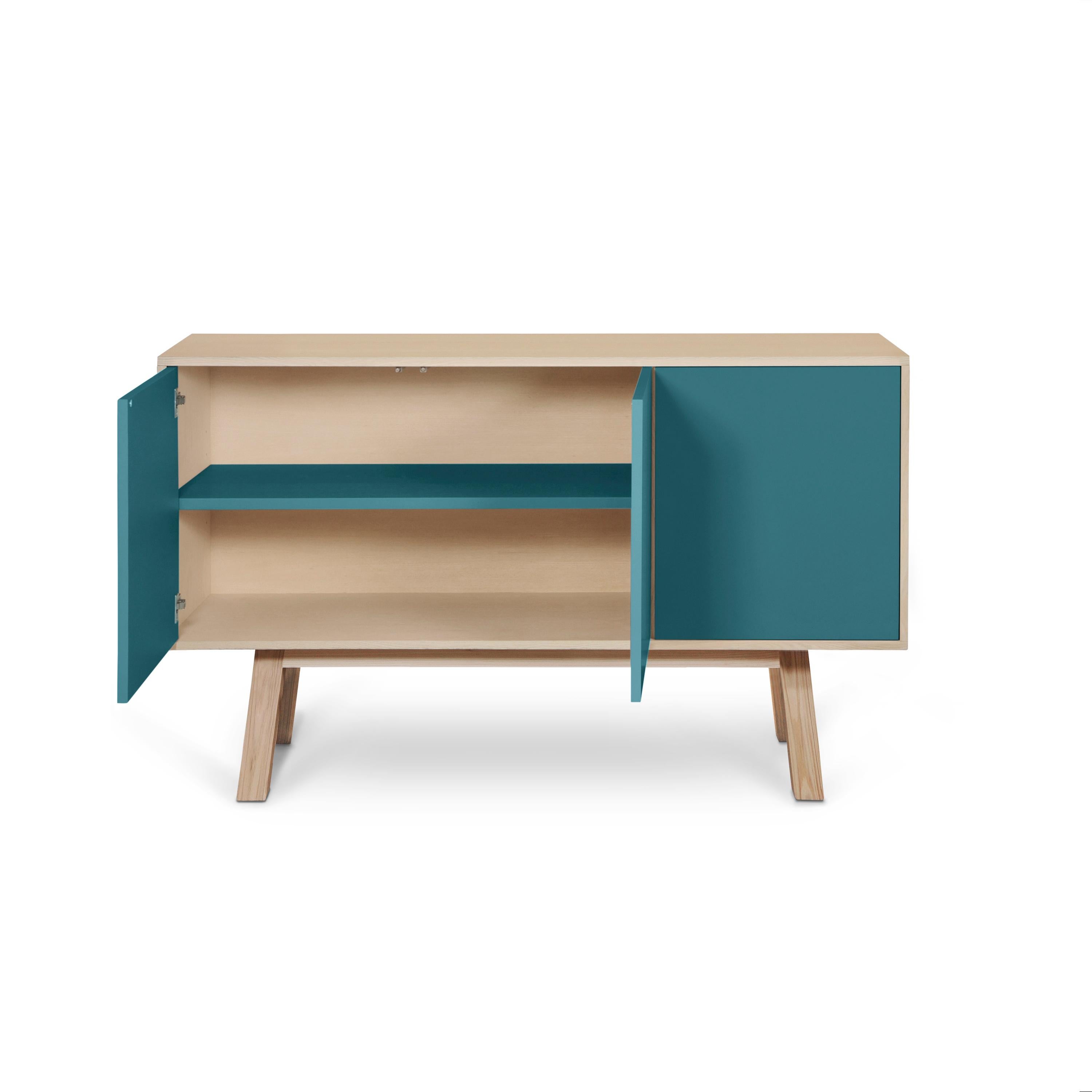 Aparador de 3 puertas azul marino artesanal de diseño francés, por Eric Gizard Paris Francés en venta