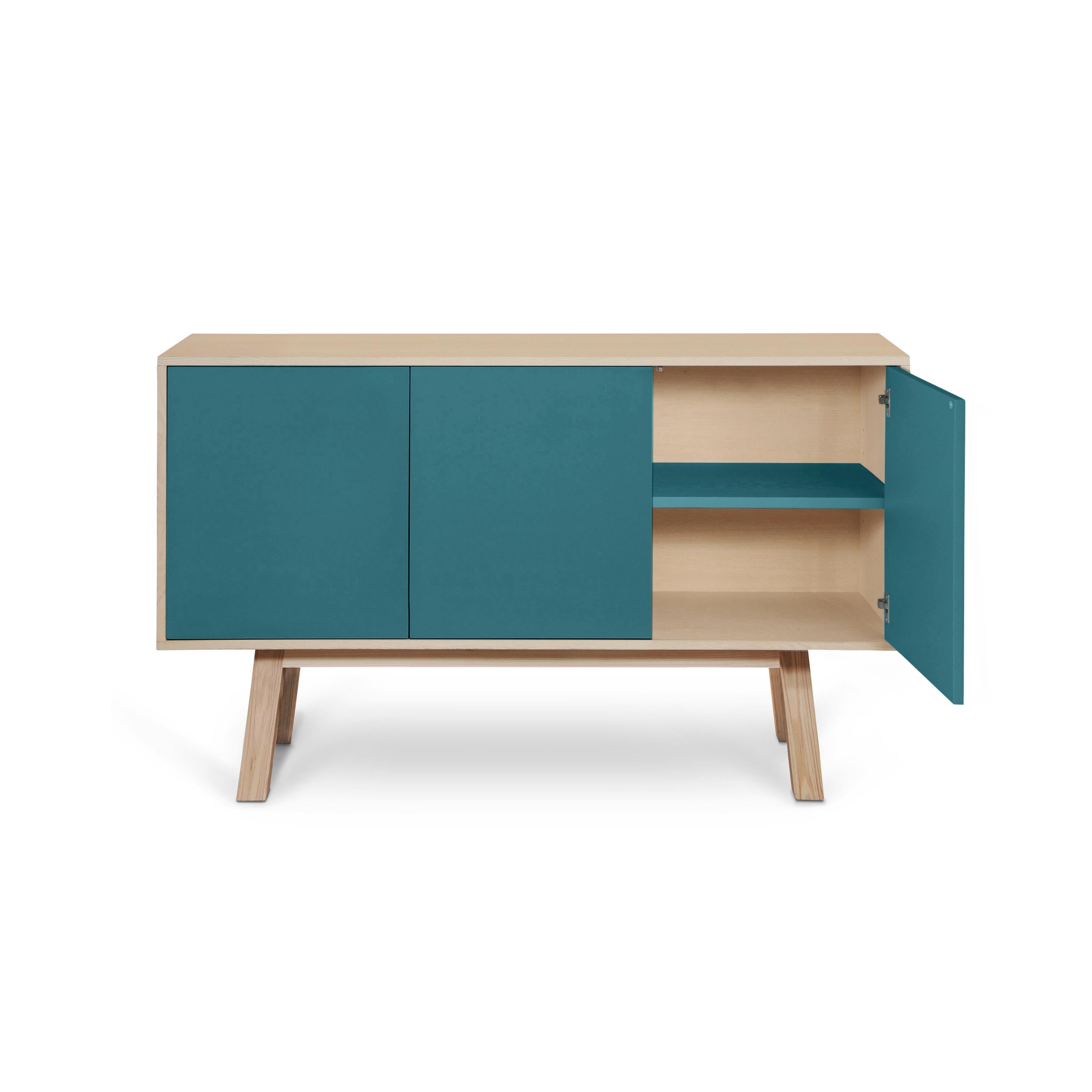 Aparador de 3 puertas azul marino artesanal de diseño francés, por Eric Gizard Paris en Nuevo estado para la venta en Landivy, FR