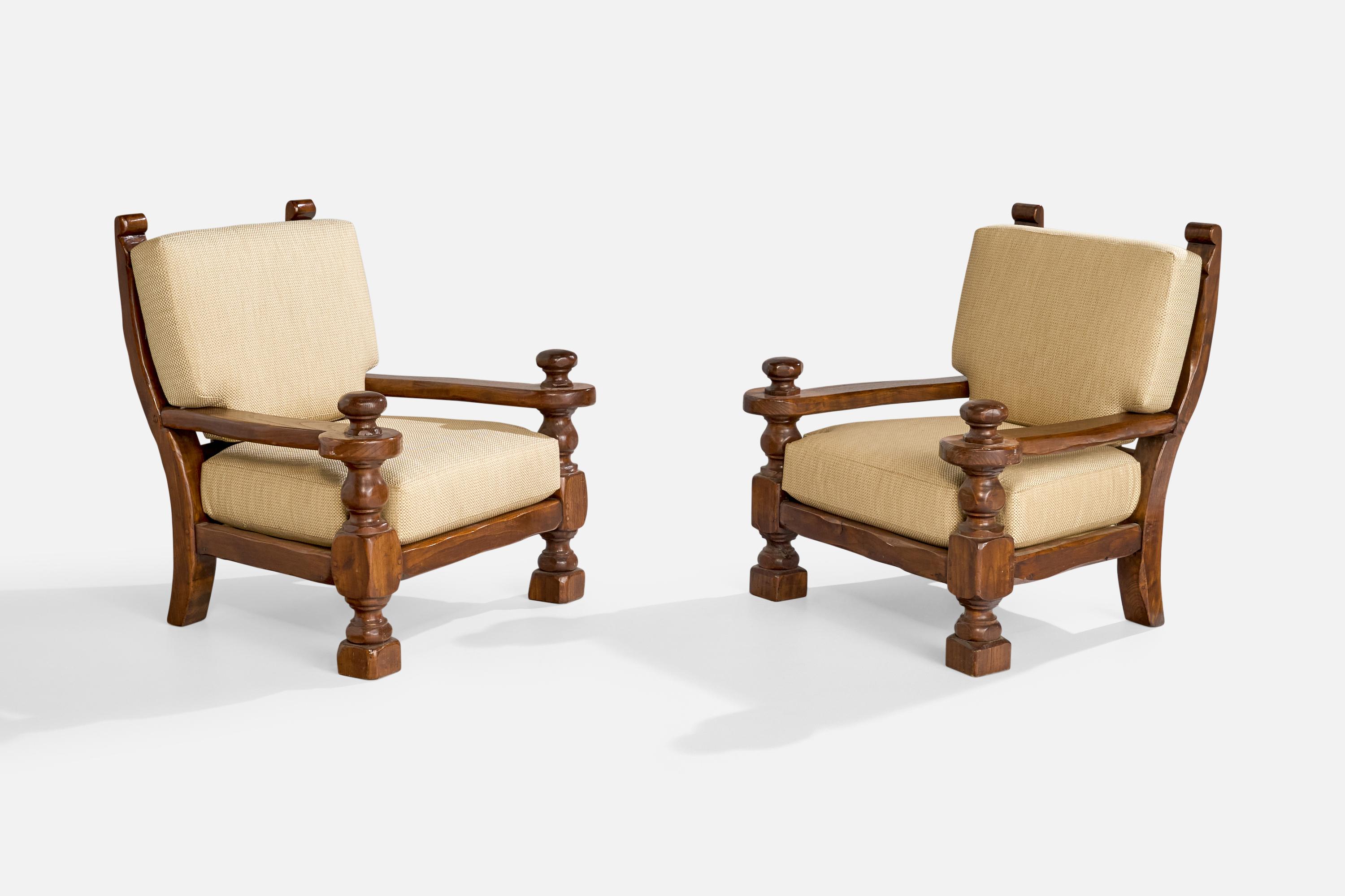 Coppia di sedie da salotto in rovere tinto scuro e tessuto beige progettate e prodotte in Francia, anni '70 circa.

Dimensioni: 37,85