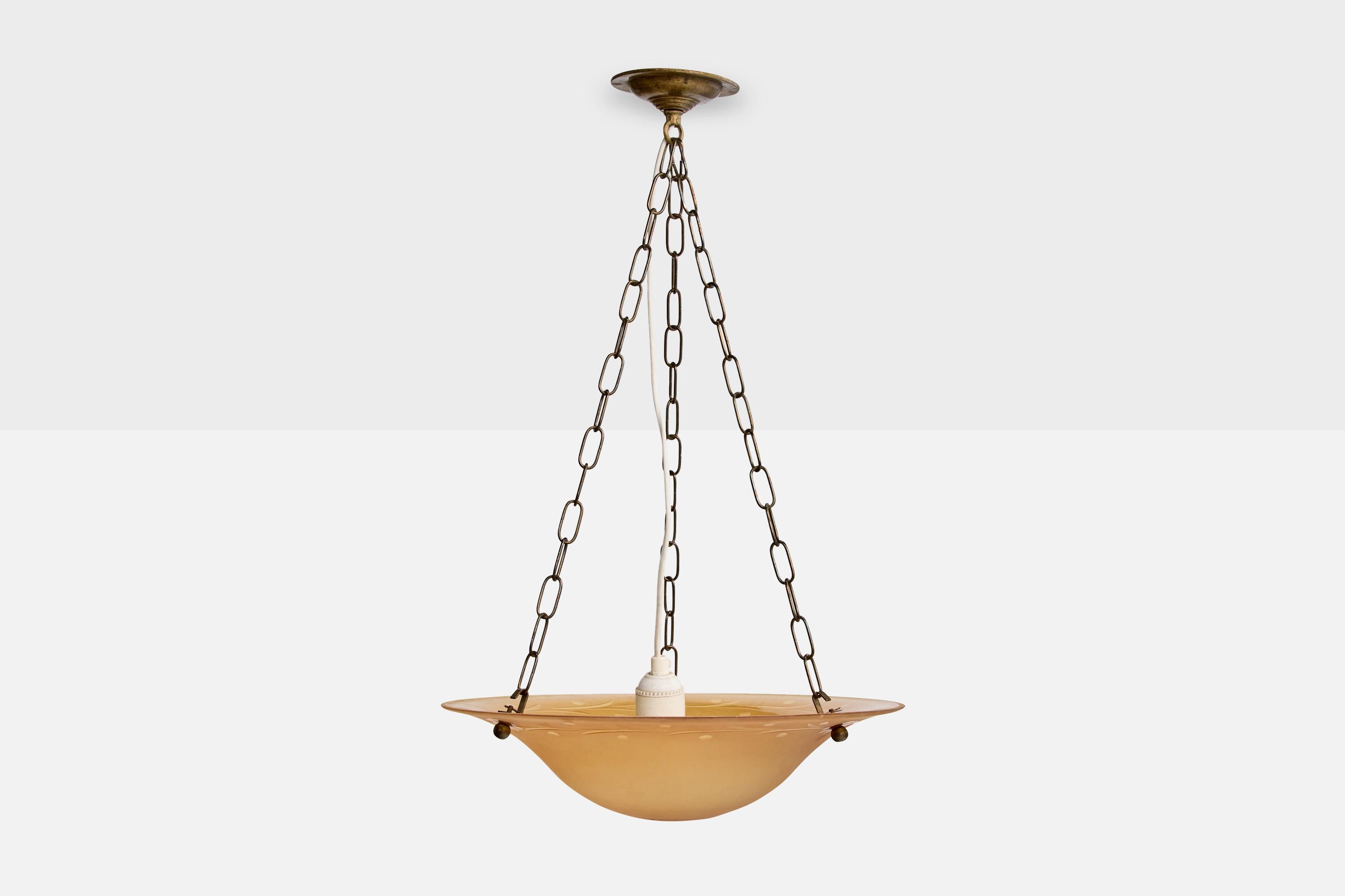 Francese Designer francese, lampada a sospensione, ottone, vetro, Francia, anni '1930 in vendita