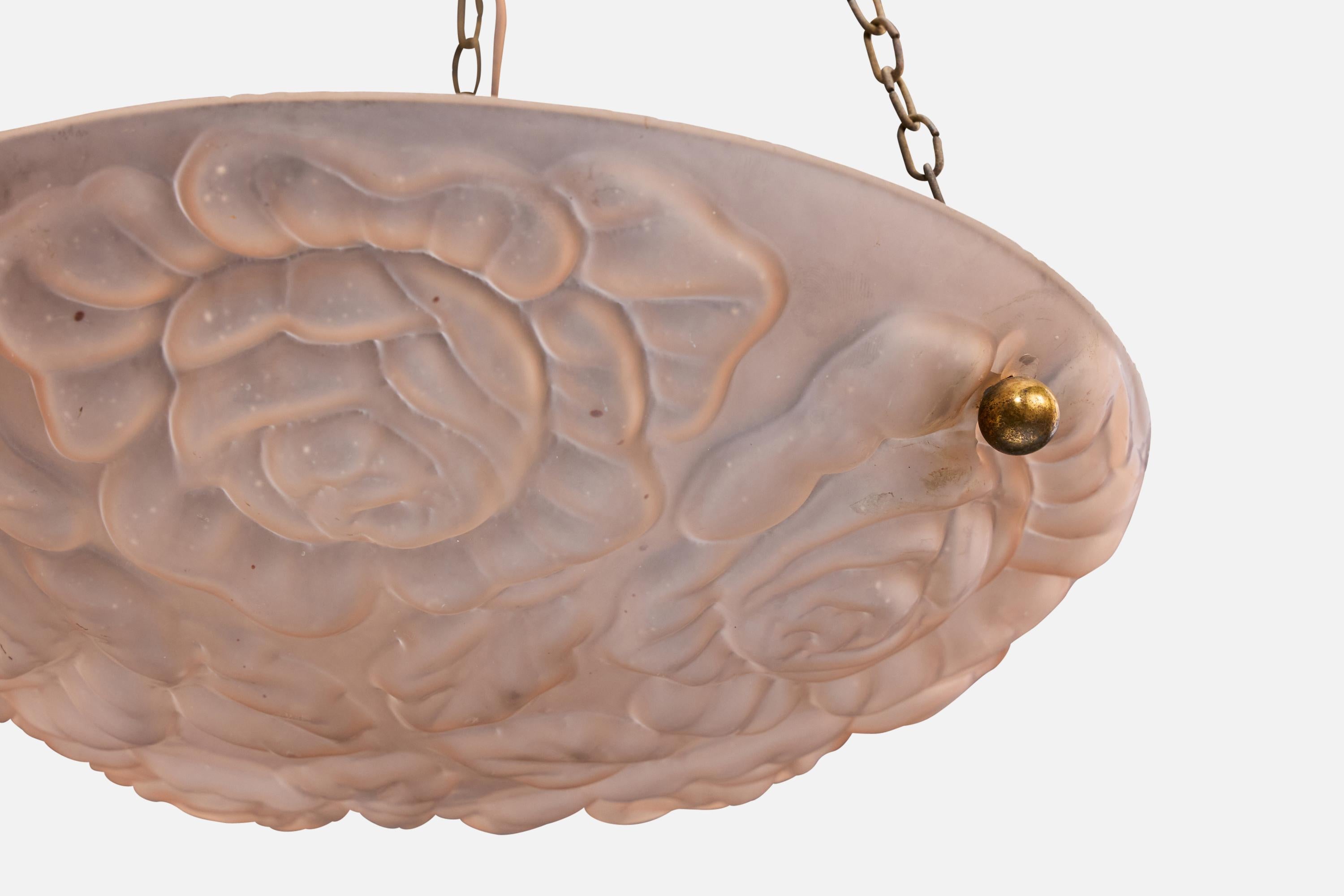 Metà XX secolo Designer francese, lampada a sospensione, ottone, vetro, Francia, anni '1930 in vendita