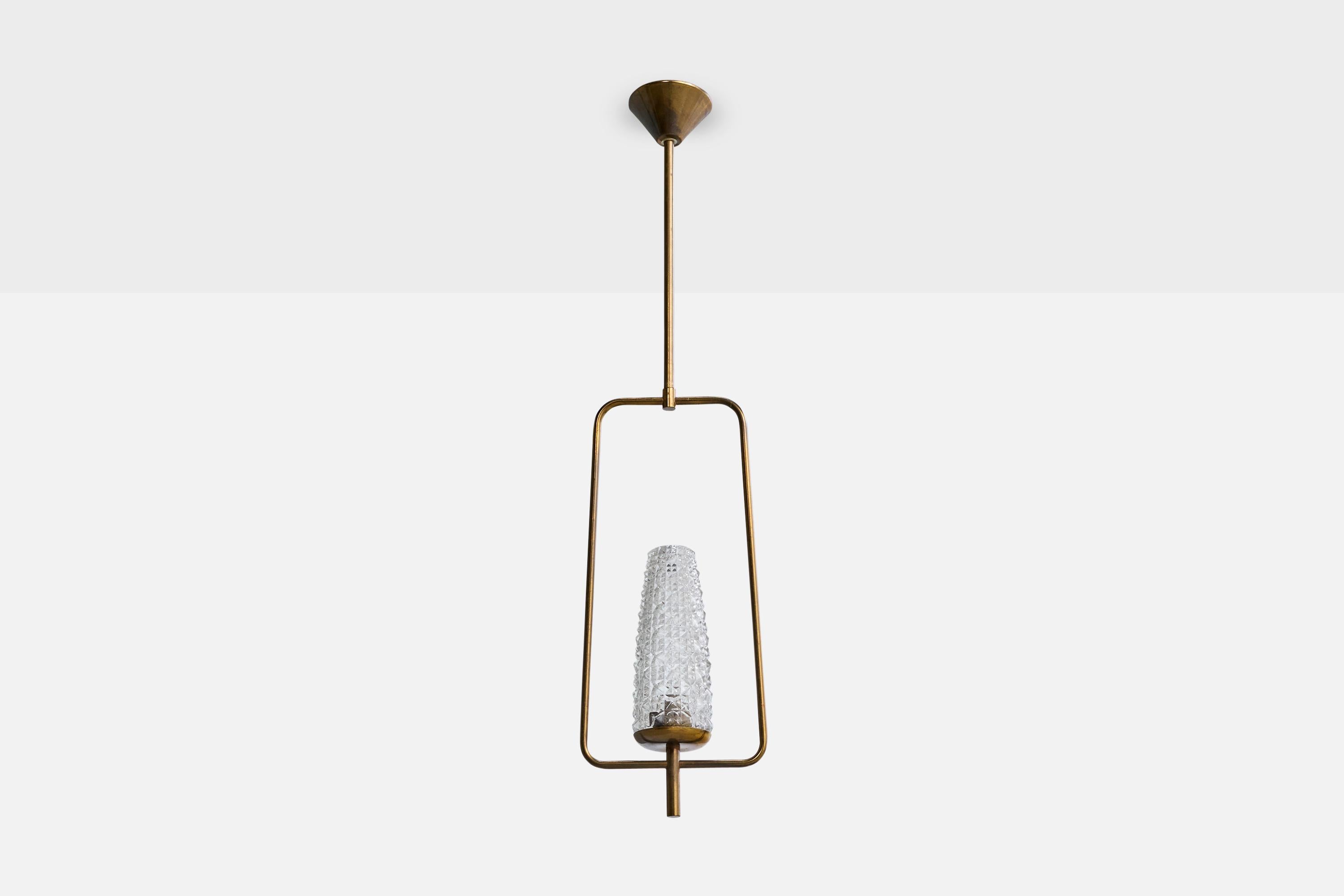 Lampada a sospensione in ottone e vetro progettata e prodotta in Francia, anni '50 circa.

Ossidazione presente nell'ottone

Usura coerente con l'età e l'uso

Dimensioni complessive (pollici): 28,5 
