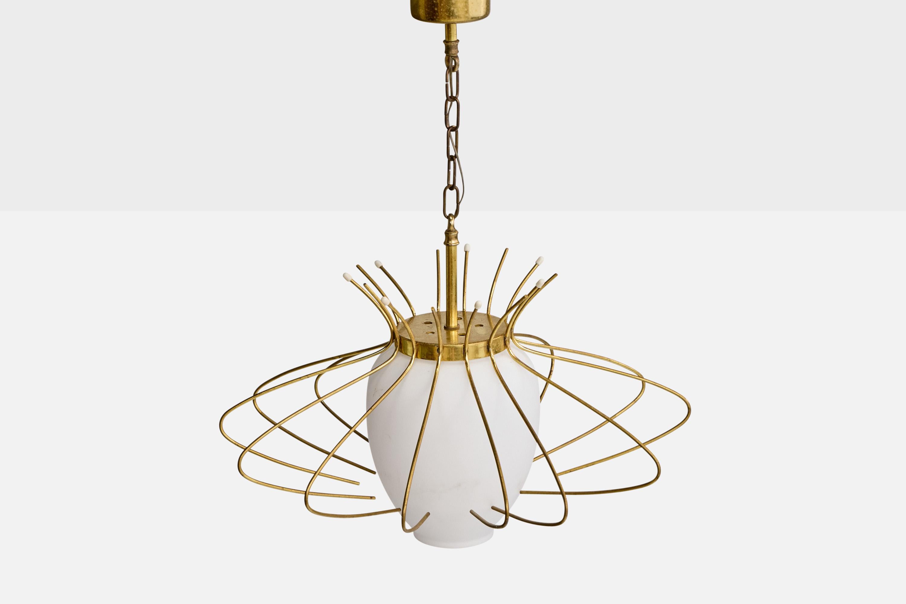 Francese Designer francese, lampada a sospensione, ottone, vetro, Francia, anni '60 in vendita