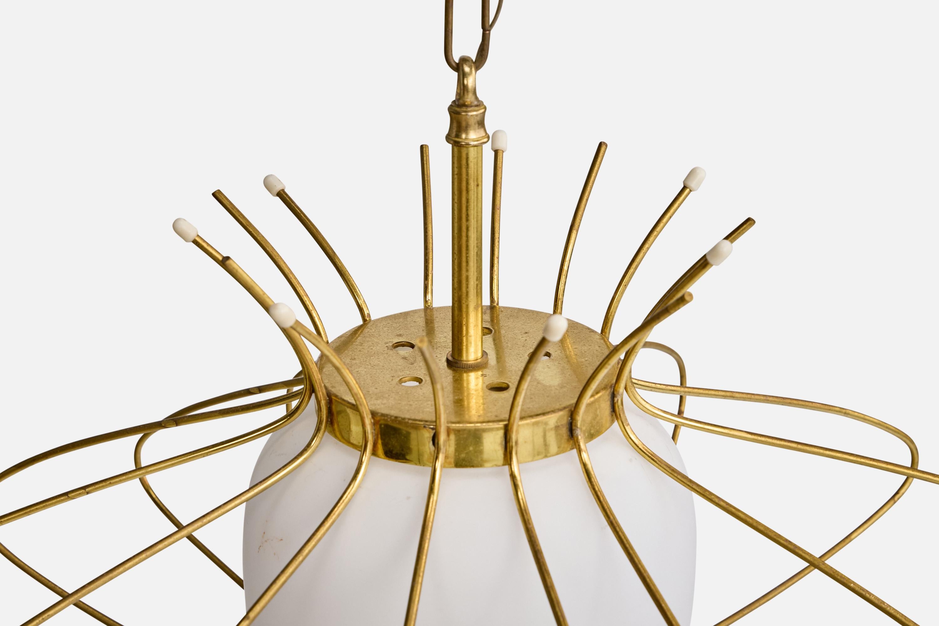 Designer francese, lampada a sospensione, ottone, vetro, Francia, anni '60 in vendita 1