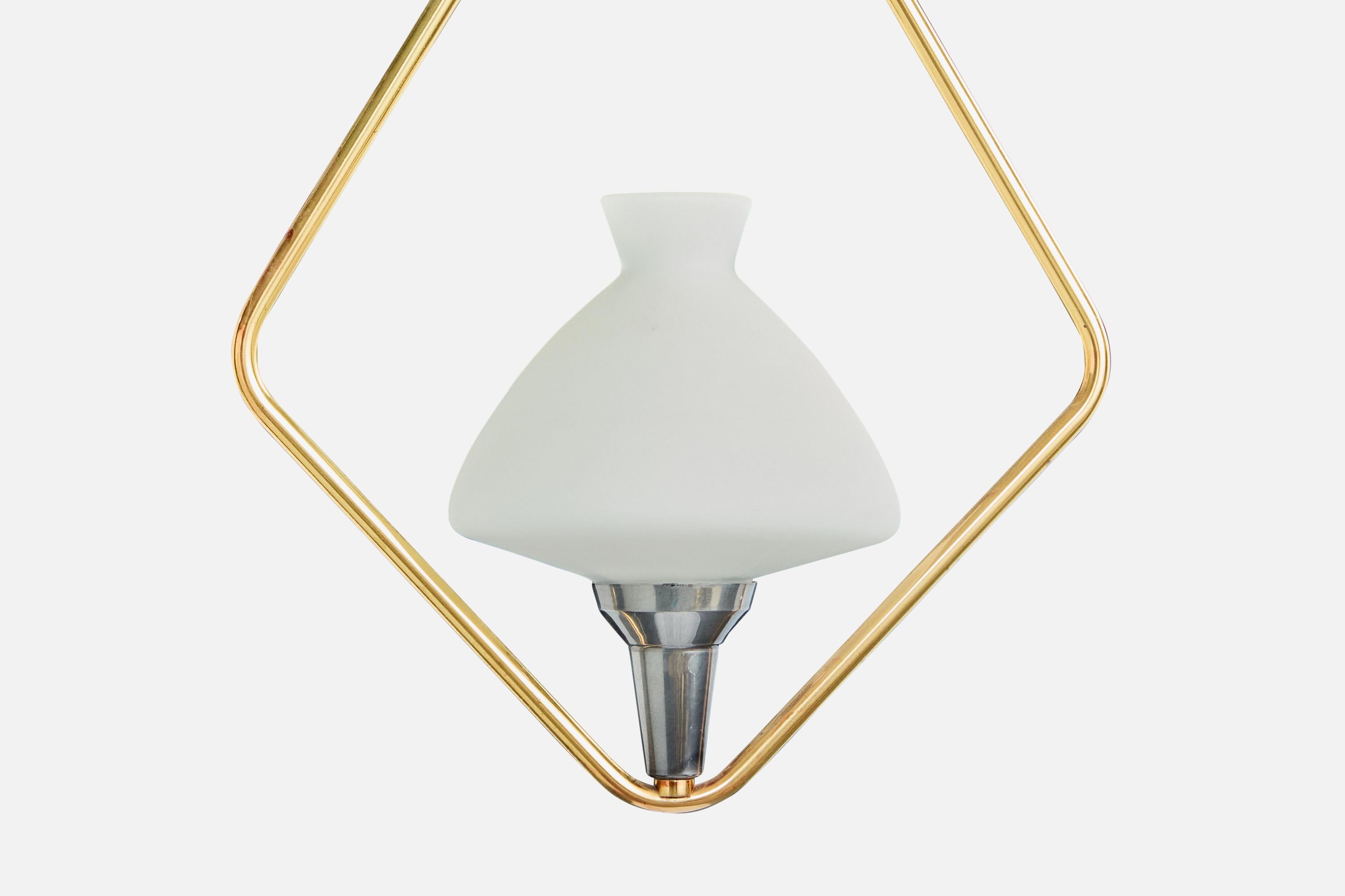 Diseñador francés, lámpara colgante, latón, metal, cristal, Francia, años 1960 en Bastante bueno estado para la venta en High Point, NC