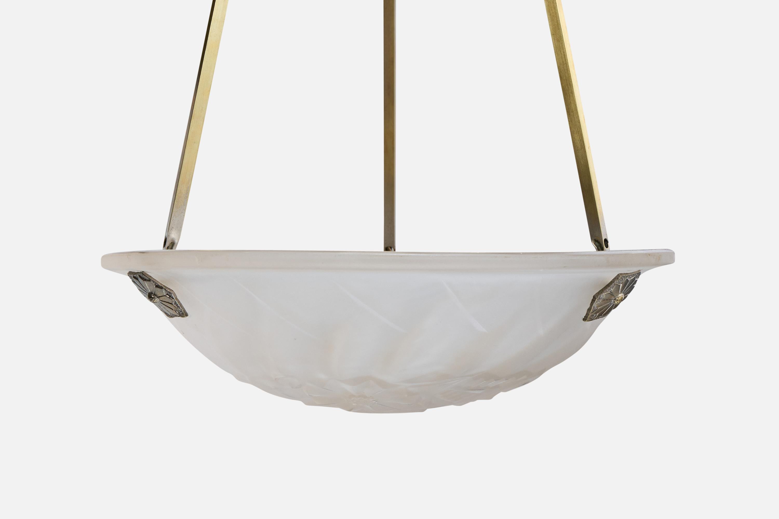 Metà XX secolo Designer francese, lampada a sospensione, vetro, ottone, Francia, anni '30 in vendita