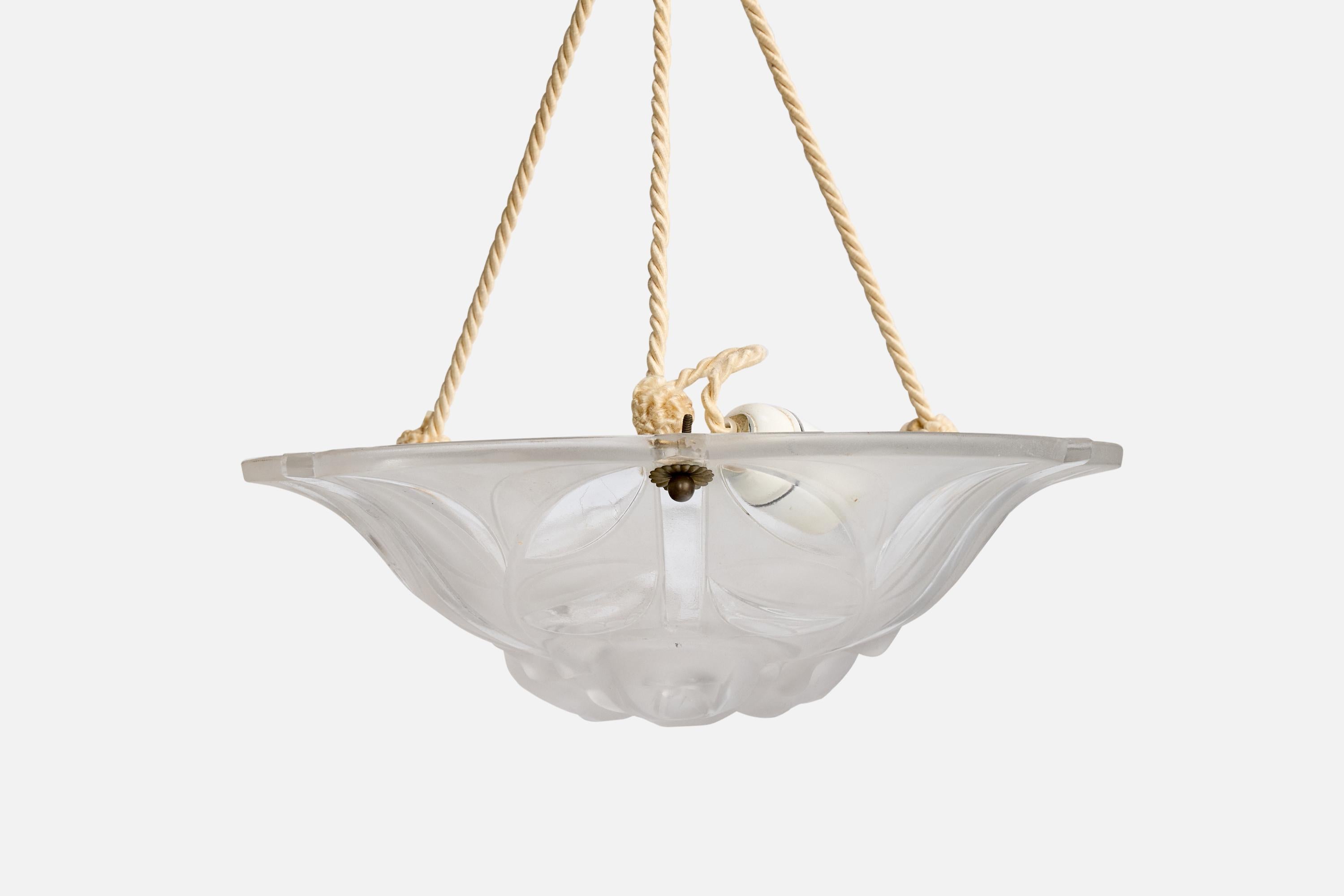 Metà XX secolo Designer francese, lampada a sospensione, vetro, corda, ottone, Francia, anni '30 in vendita
