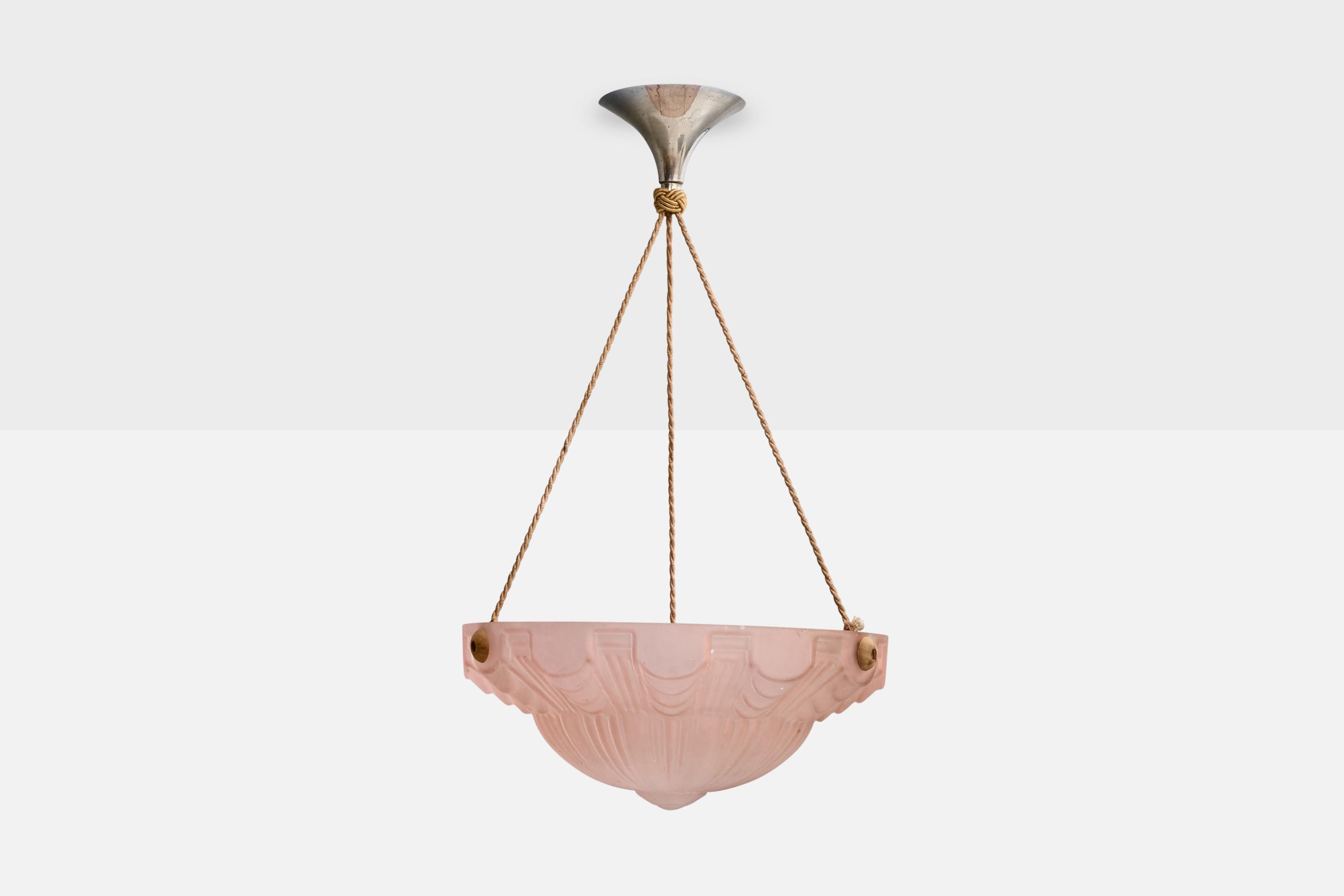 Francese Designer francese, lampada a sospensione, vetro, corda, metallo, Francia, anni '30 in vendita
