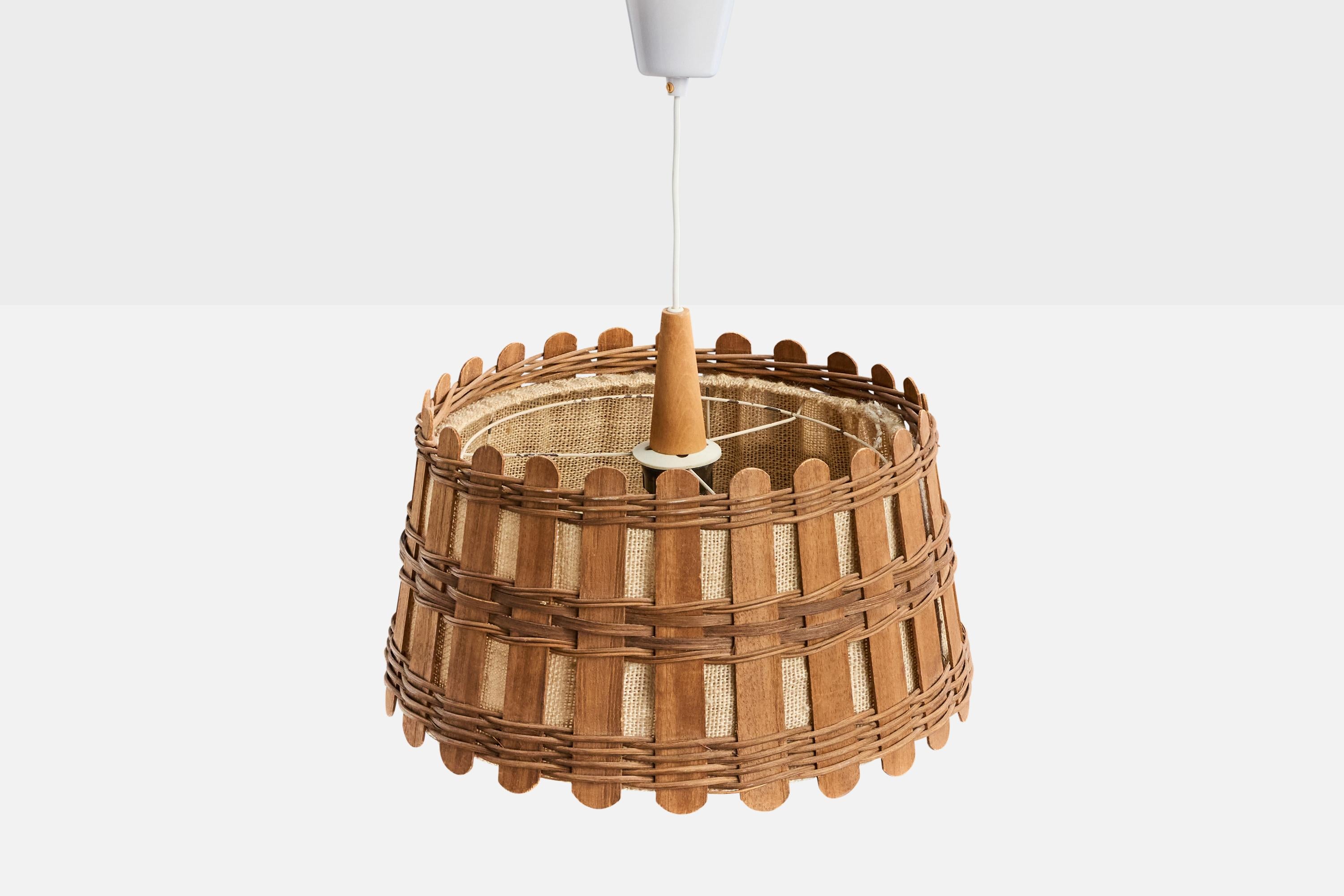 Metà XX secolo Designer francese, lampade a sospensione, legno, iuta, Francia, anni '50 in vendita