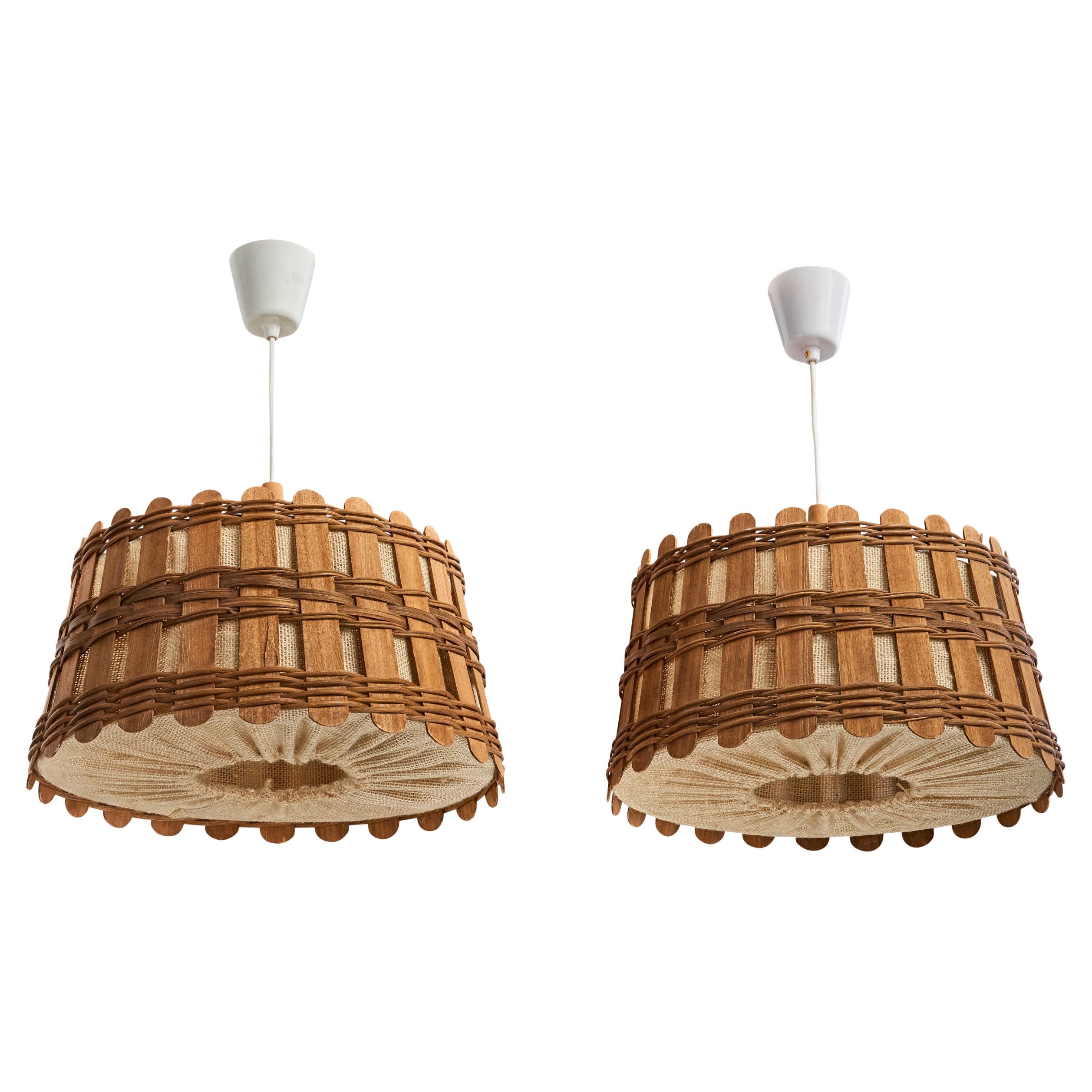 Designer francese, lampade a sospensione, legno, iuta, Francia, anni 
50 in vendita