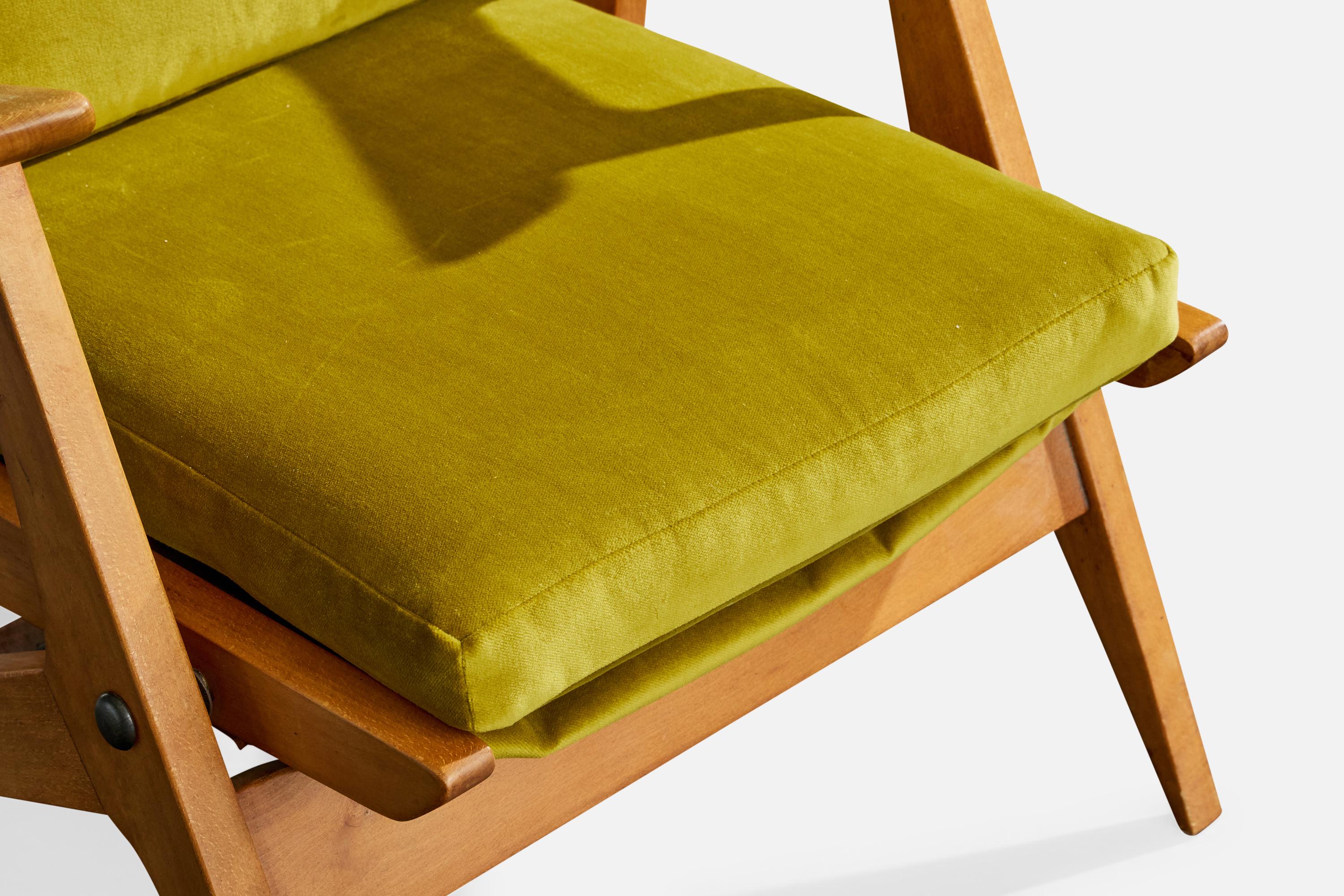 Designer français, chaise longue à bascule, Wood, velours, France, années 1950 en vente 3