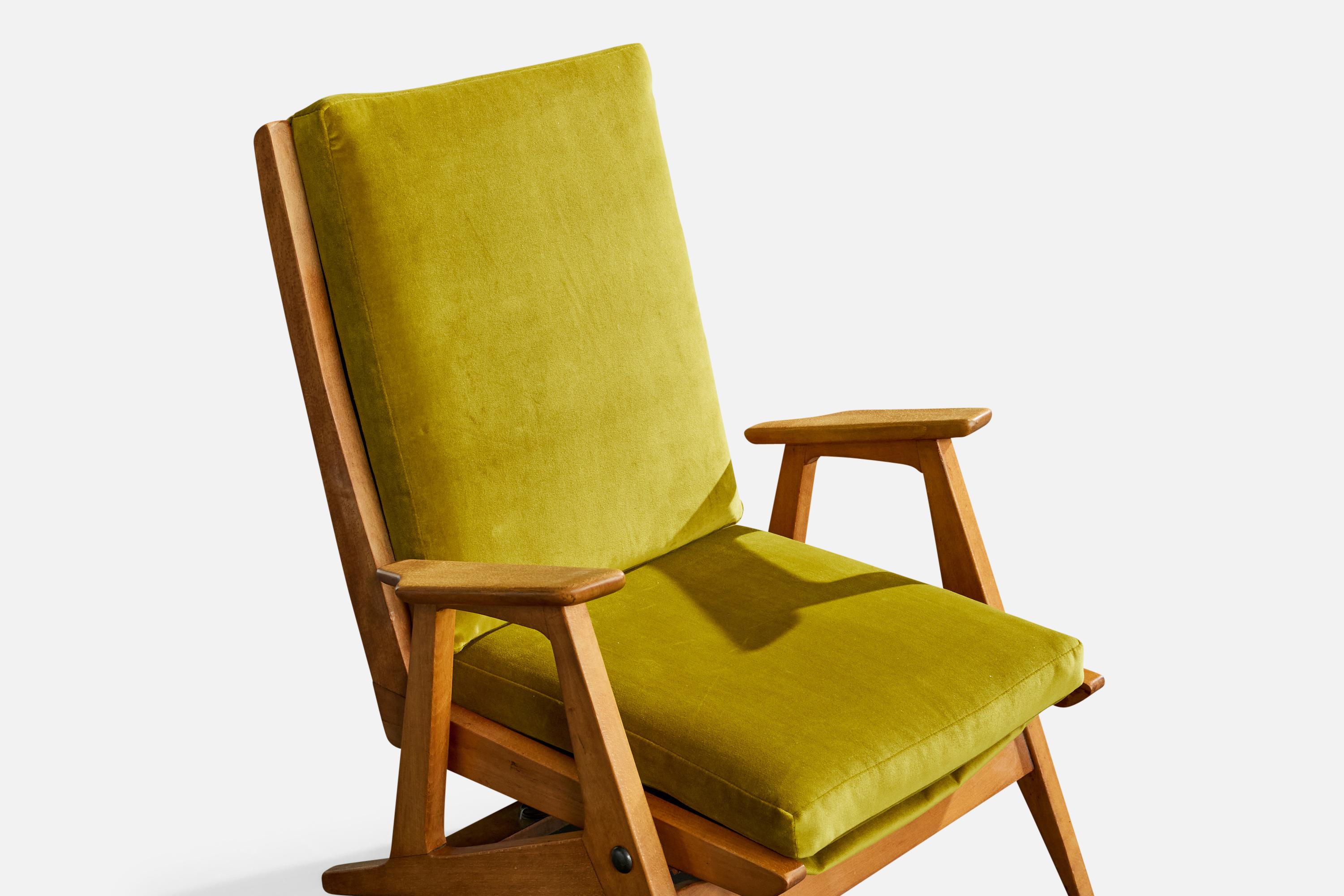 Velours Designer français, chaise longue à bascule, Wood, velours, France, années 1950 en vente