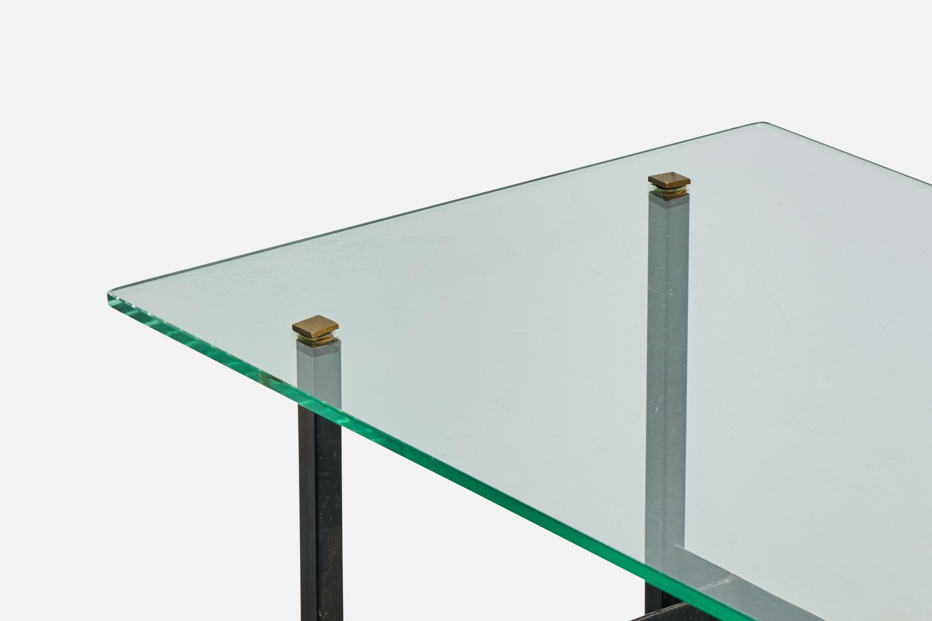 Französischer Designer, Beistelltisch, Metall, Glas, Messing, Frankreich, 1960er Jahre im Angebot 1