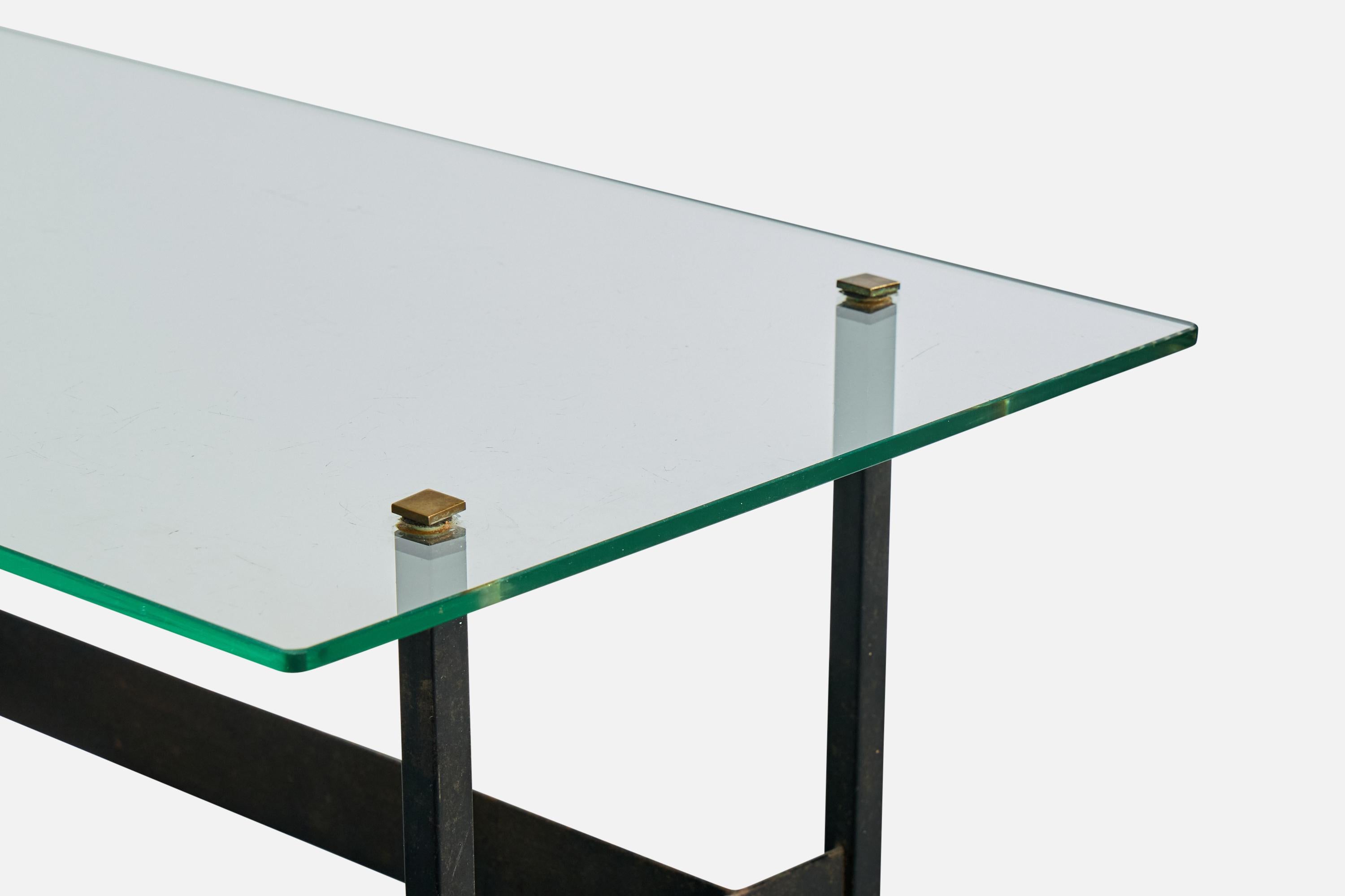 Französischer Designer, Beistelltisch, Metall, Glas, Messing, Frankreich, 1960er Jahre im Angebot 2