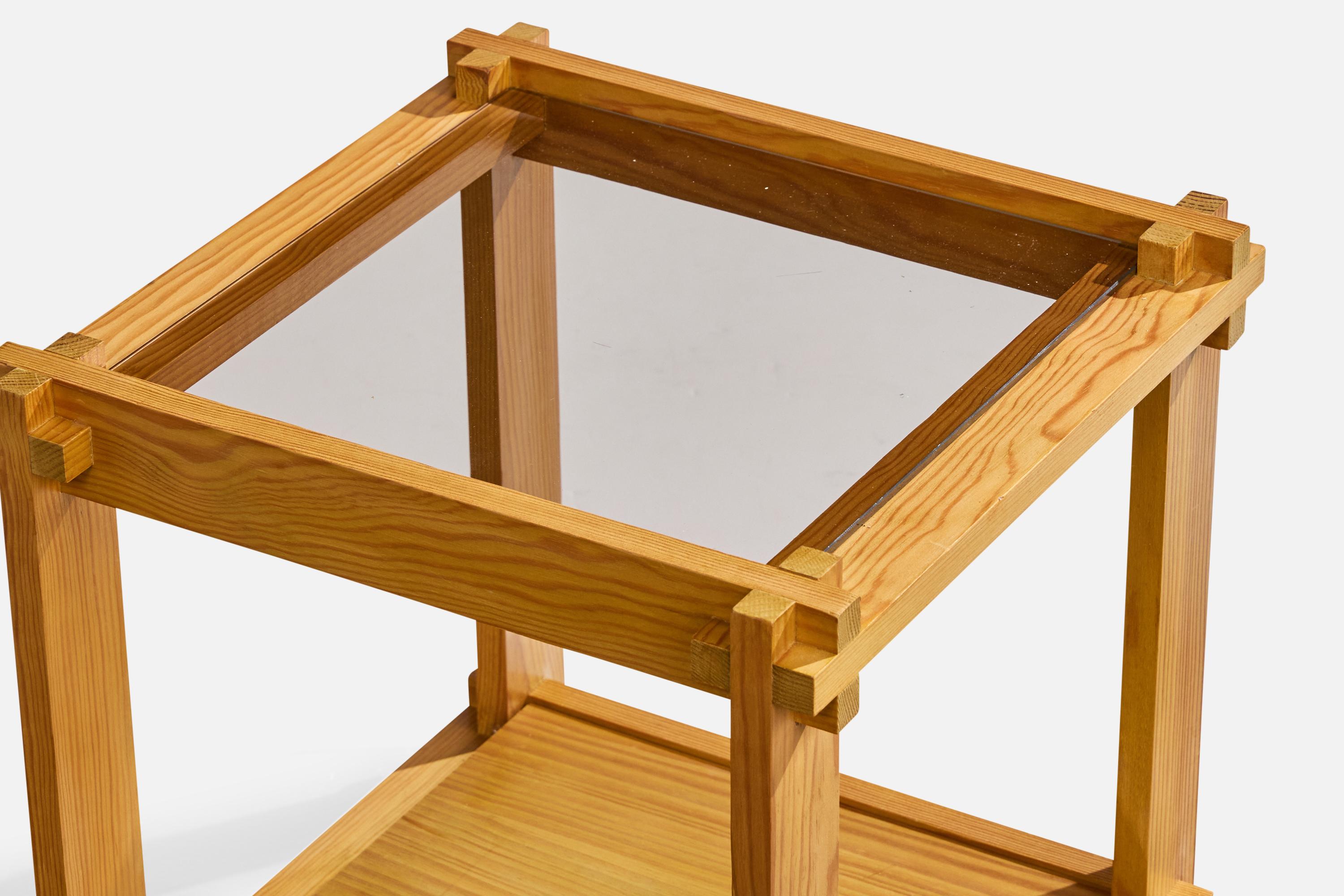 Table d'appoint de designer français, pin, verre, France, années 1970 Bon état - En vente à High Point, NC