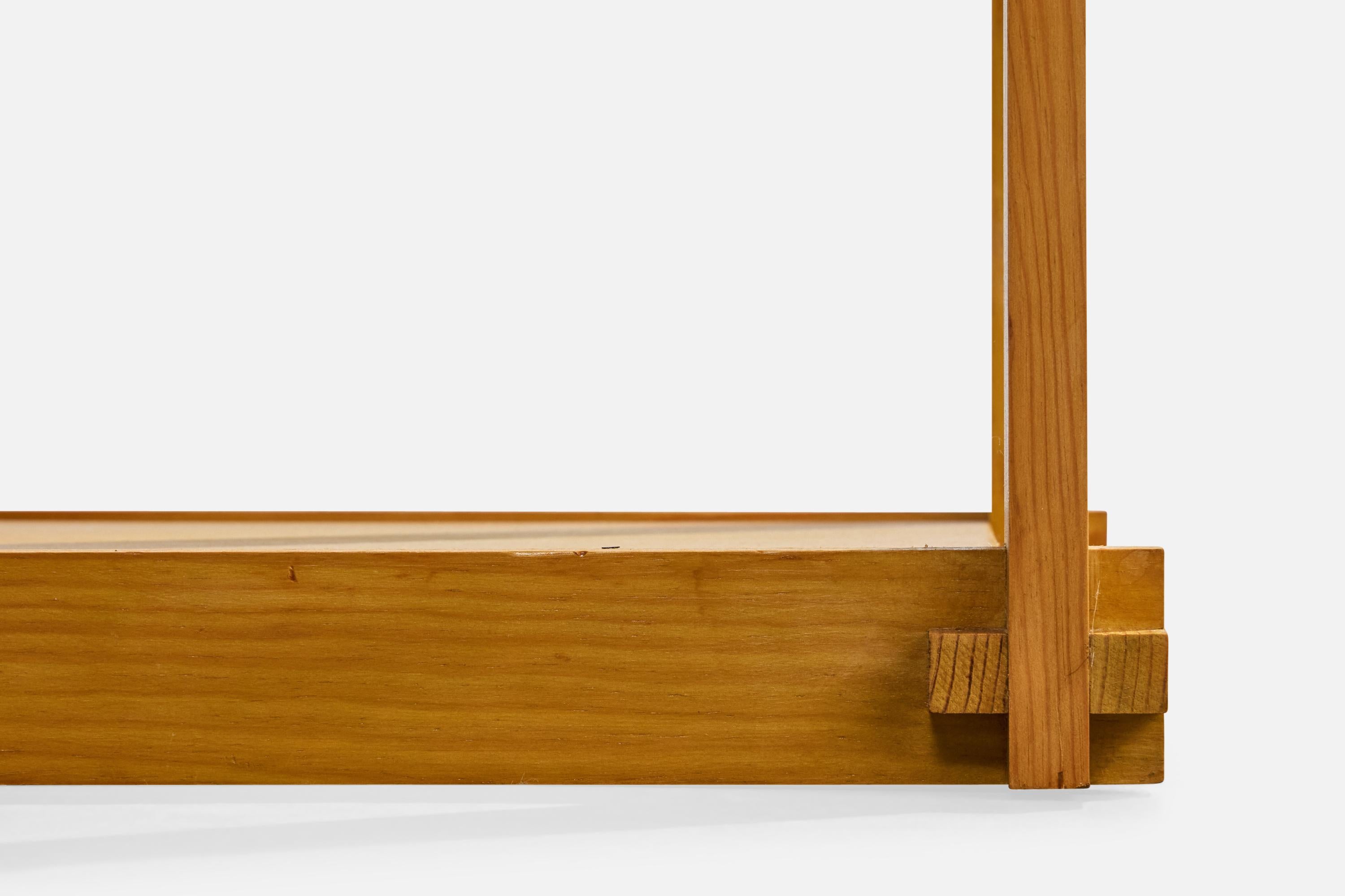 Table d'appoint de designer français, pin, verre, France, années 1970 en vente 2