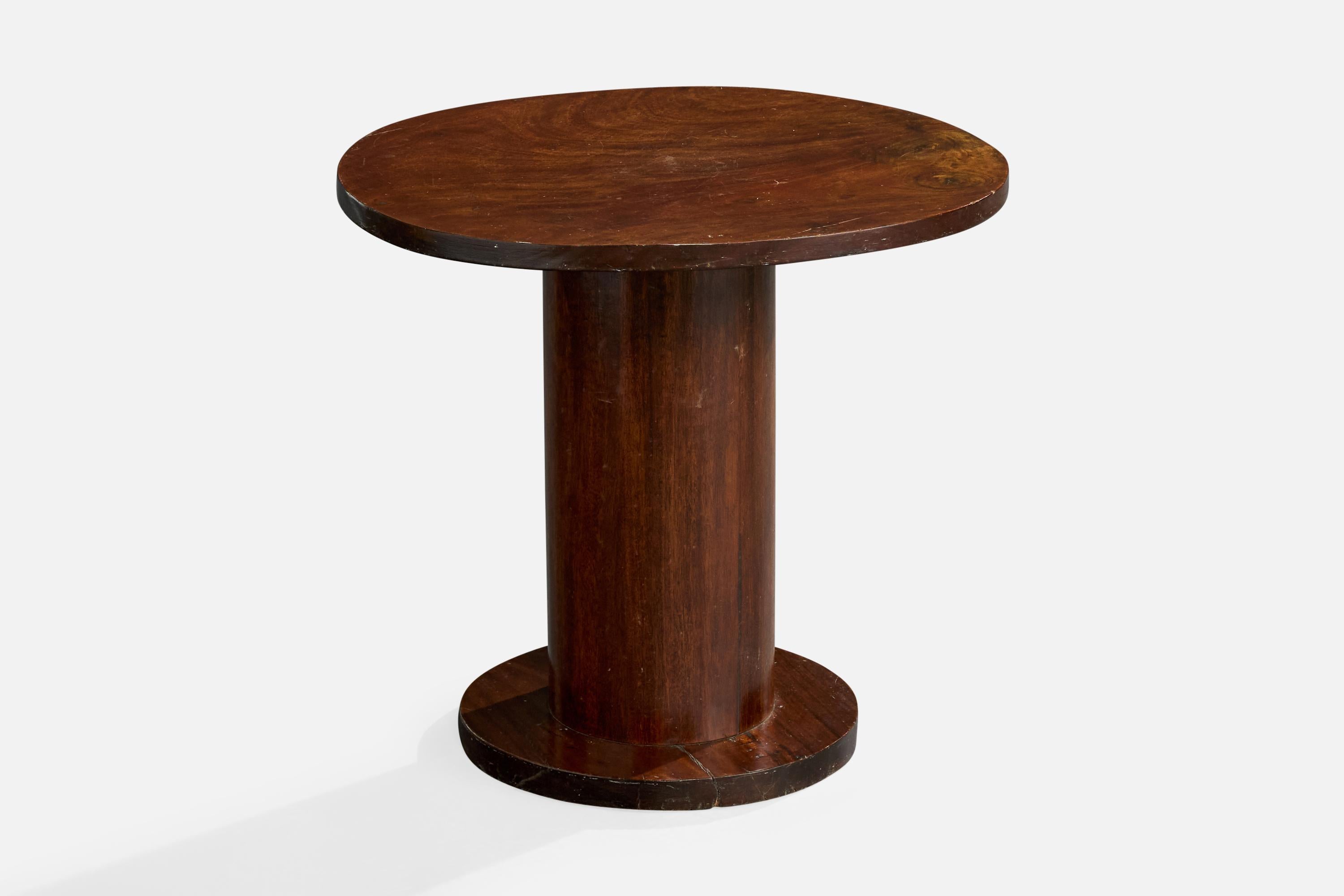 Minor imperfections in tabletop surface, siding, and footer.

Overall Dimensions (inches): 21.75in x 23.5in

All items ship from High Point, North Carolina.