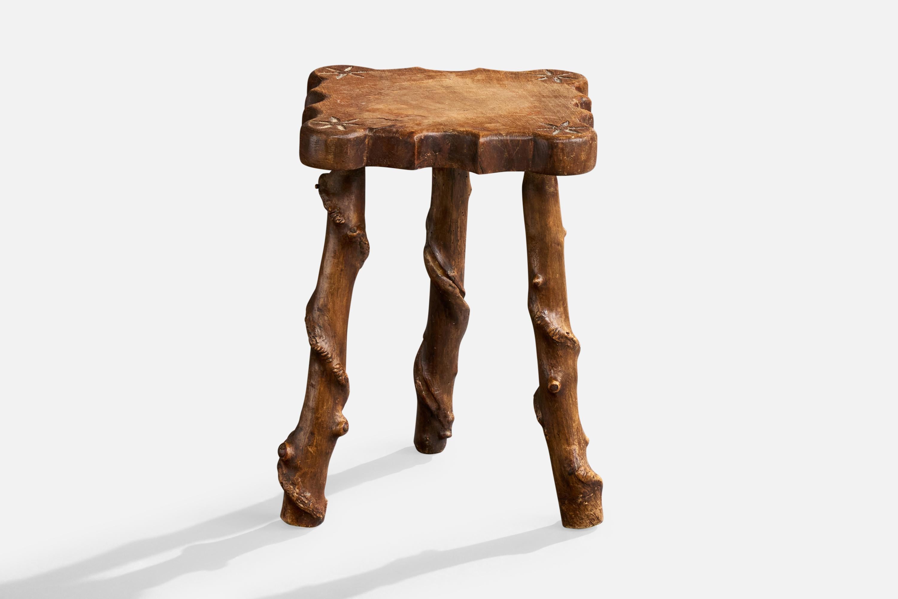 Mid-Century Modern Designer français, table d'appoint, Wood, France, années 1940 en vente