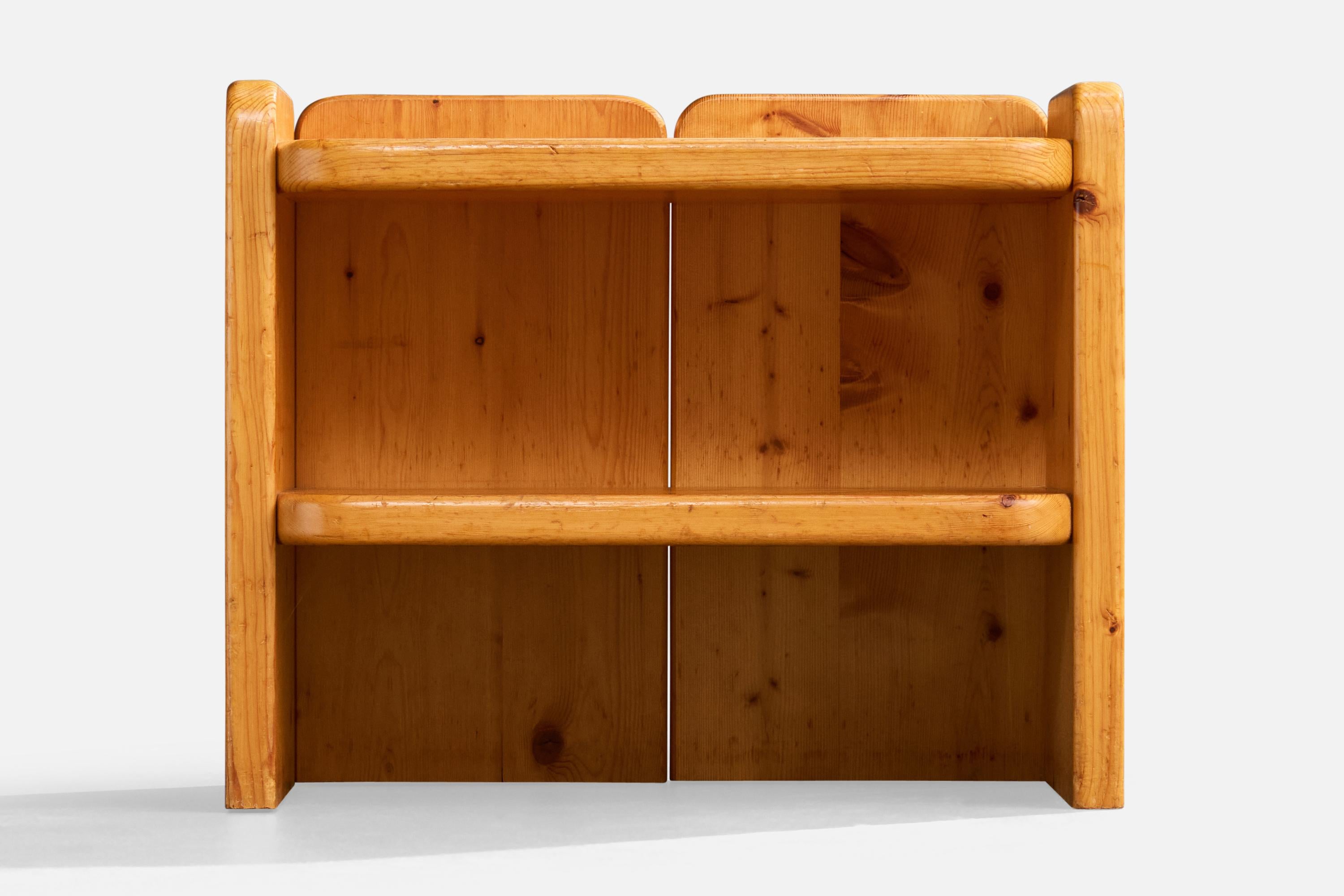 Fin du 20e siècle Designer français, tables d'appoint, pin, France, années 1970 en vente