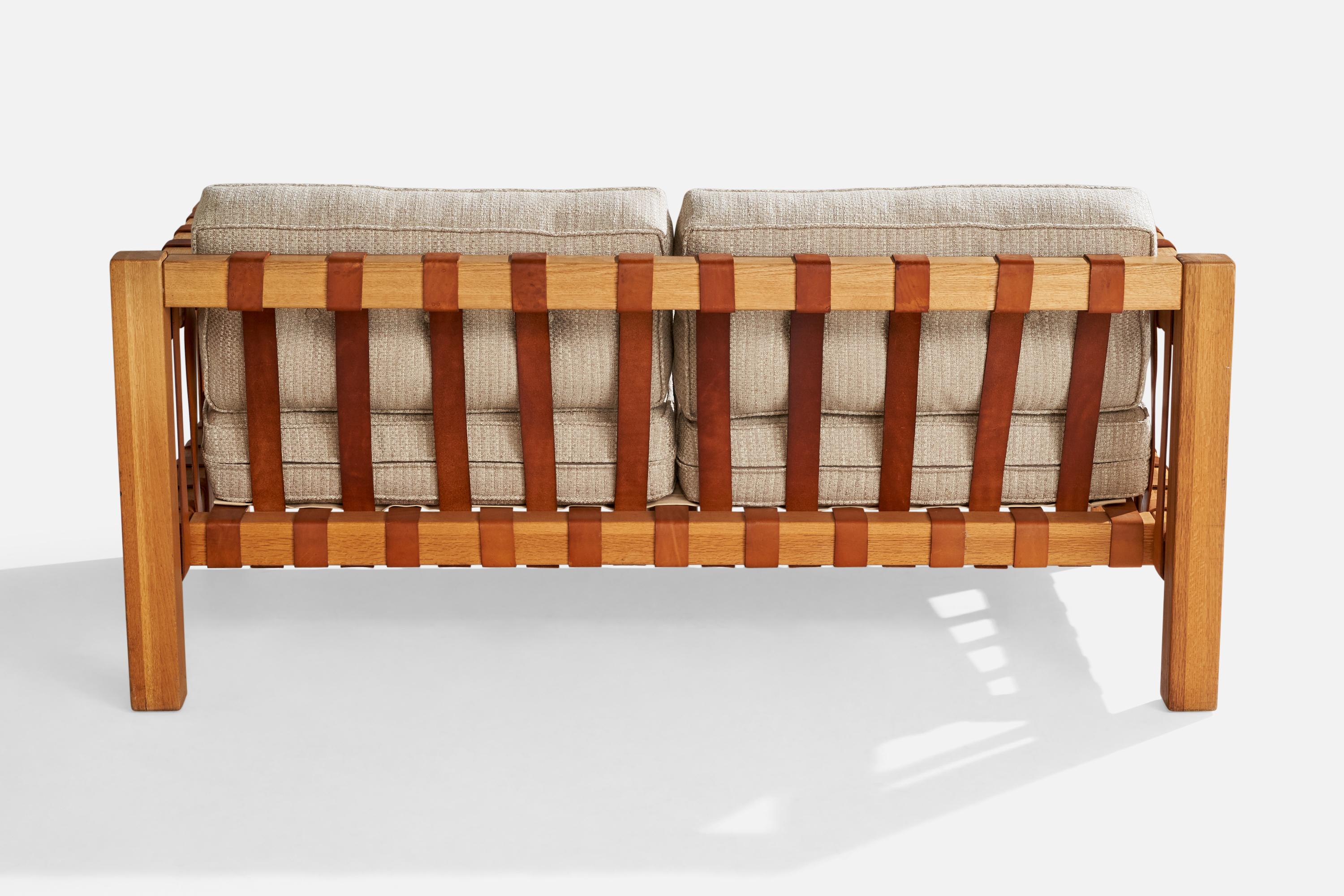Designer français, Canapé, chêne, cuir, tissu, France, 1970 en vente 4
