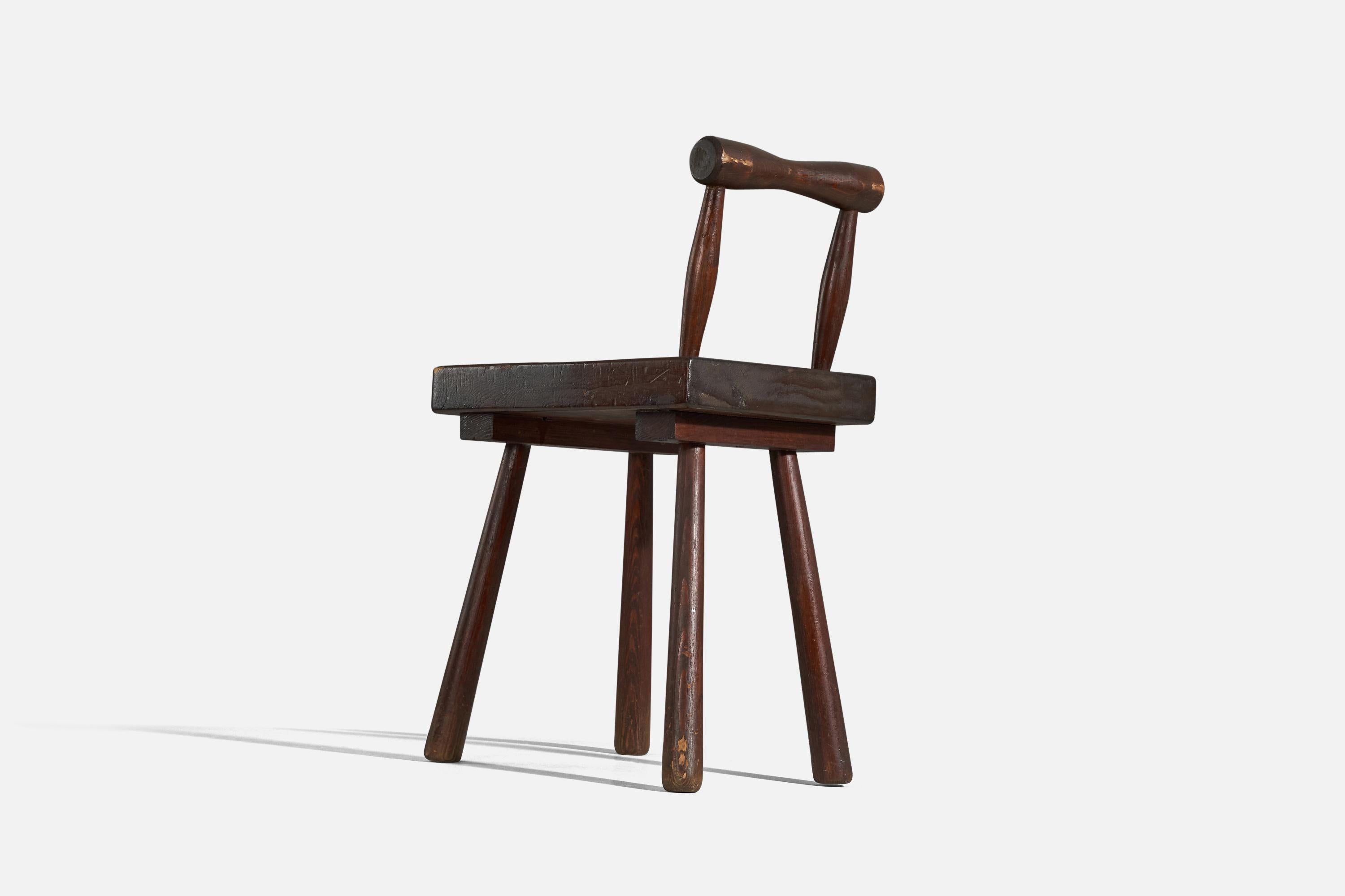 Französischer Designer, Hocker / Beistellstuhl, Massiv gebeiztes Holz, Frankreich, 1950er Jahre  im Zustand „Gut“ im Angebot in High Point, NC