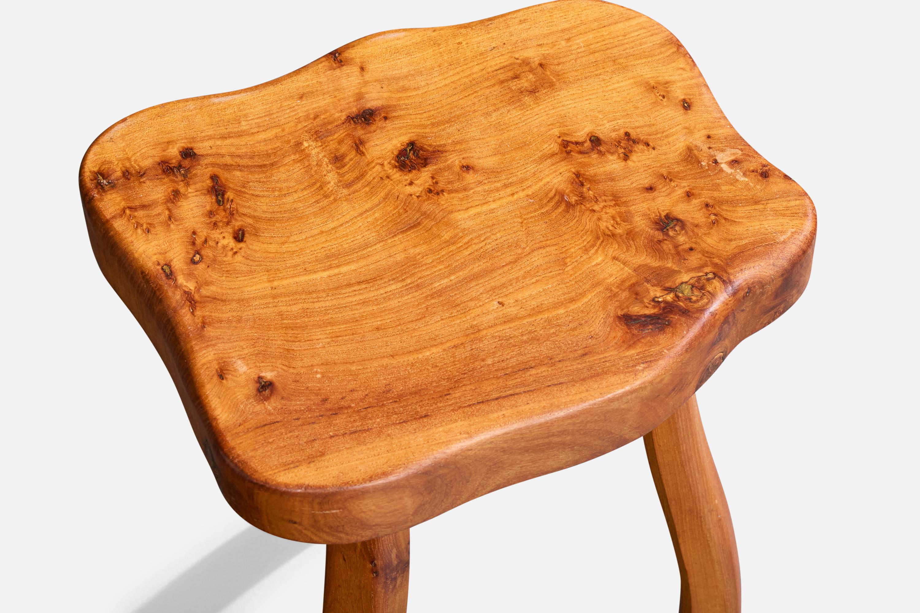 Legno Sgabelli di design francese, Olmo, Francia, anni '60 in vendita