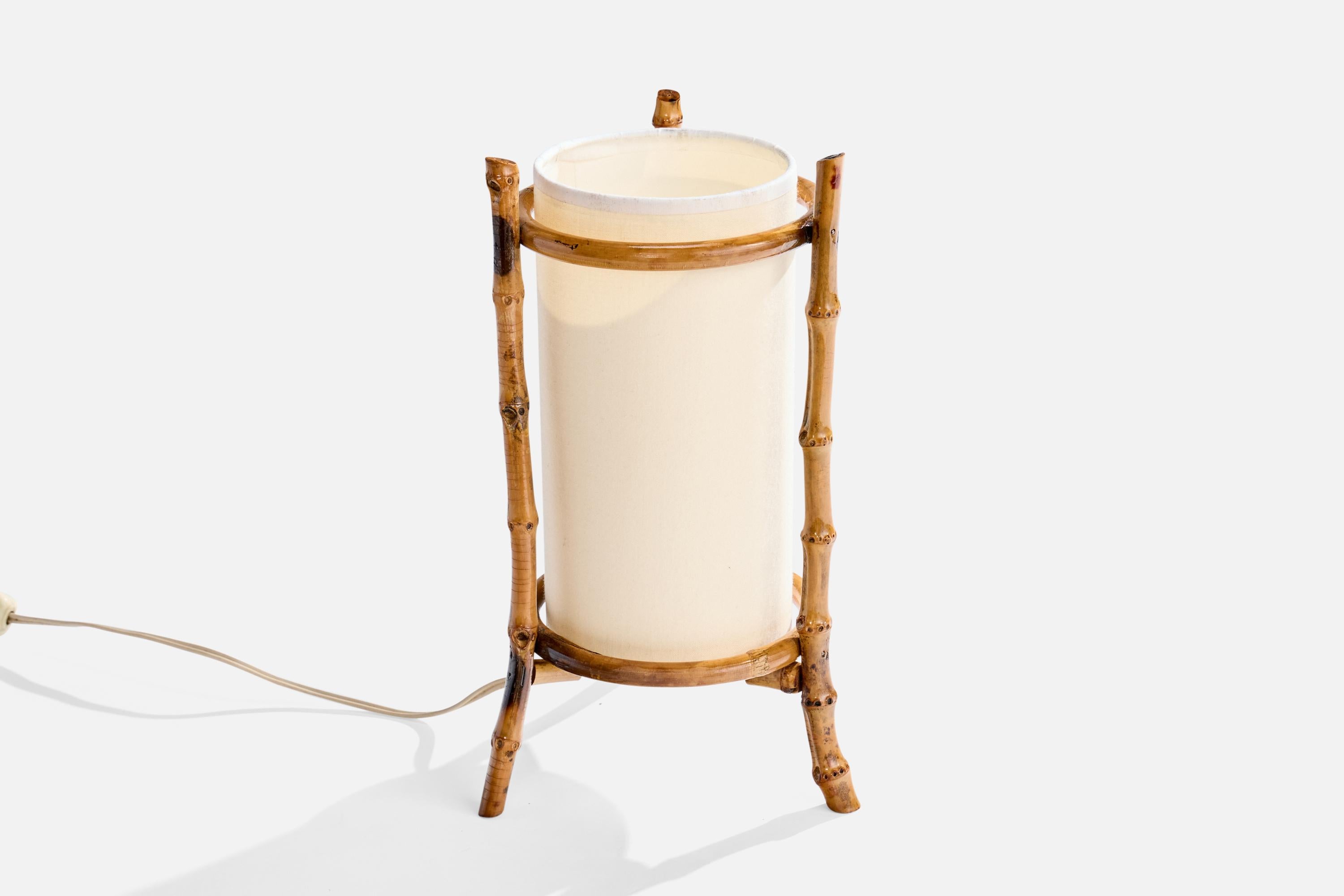 Mid-Century moderno Lampada da tavolo di design francese, bambù, carta, Francia, anni '70 in vendita