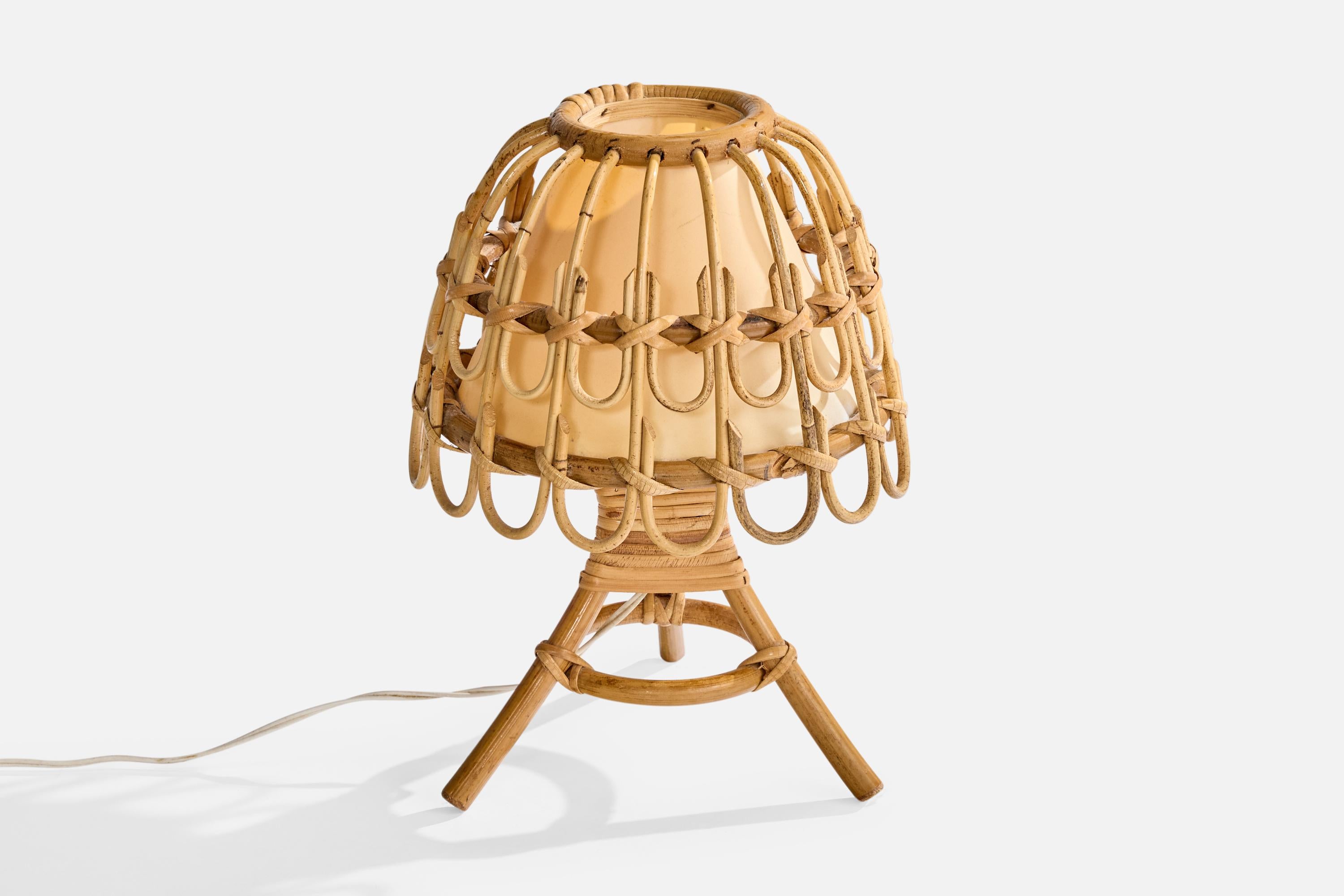 Mid-Century moderno Lampada da tavolo di design francese, bambù, rattan, tessuto, Francia, anni '70 in vendita