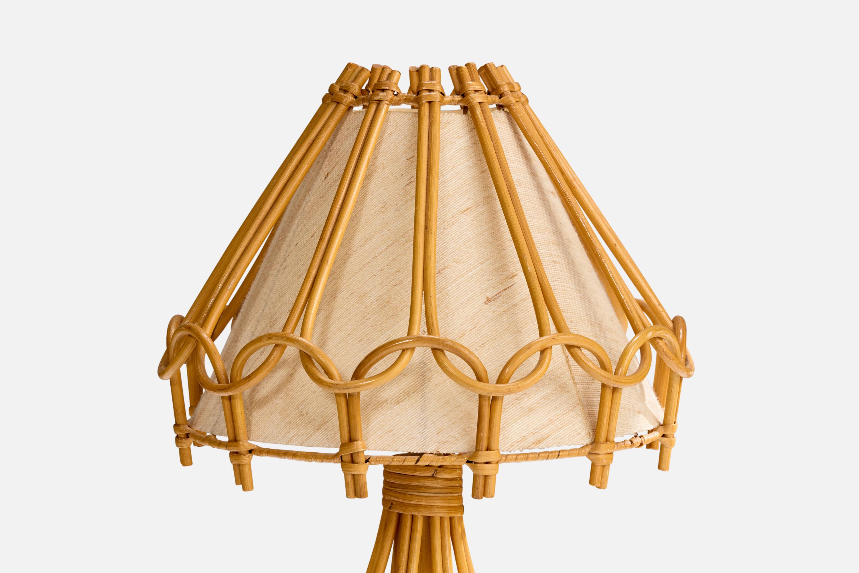 Francese Lampada da tavolo di design francese, bambù, rattan, tessuto, Francia, anni '70 in vendita